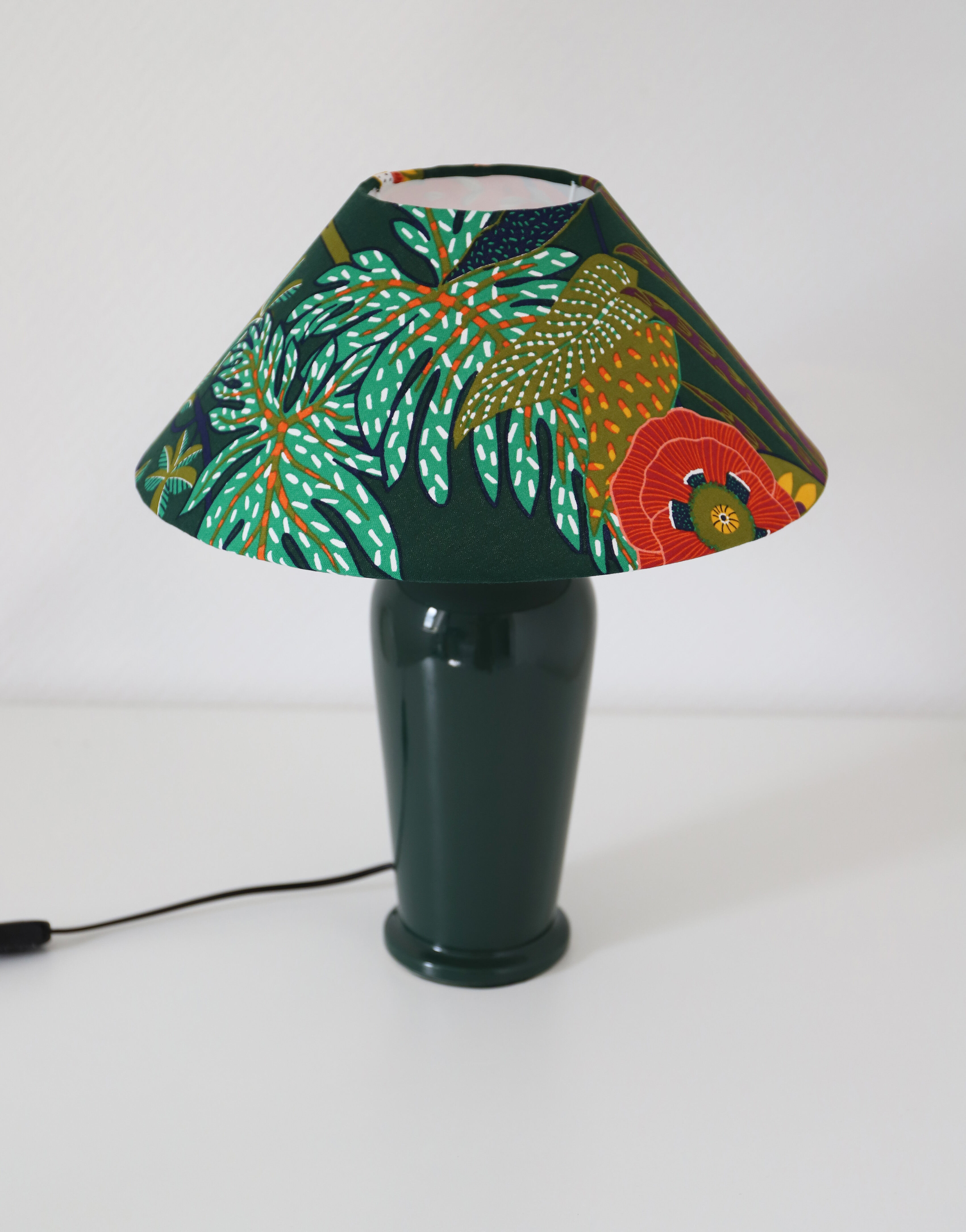 Lampe en céramique émaillée vert et abat-jour conique imprimé | Selency