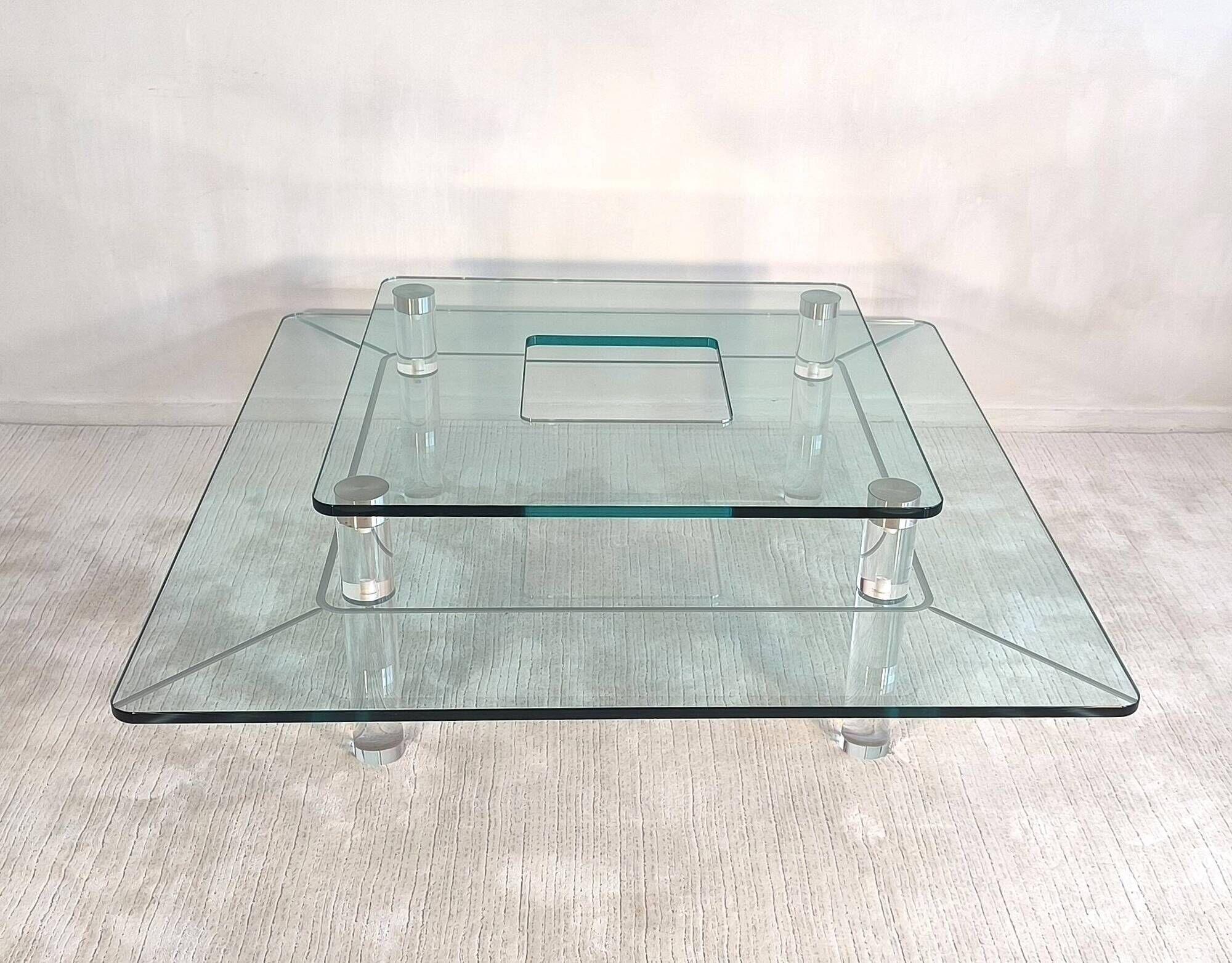 Marais international mtb110 - exceptional coffee table in altuglas & glass