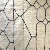 Moroccan Berber carpet Beni Ouarain with black graphic patterns 3,09x1.99m