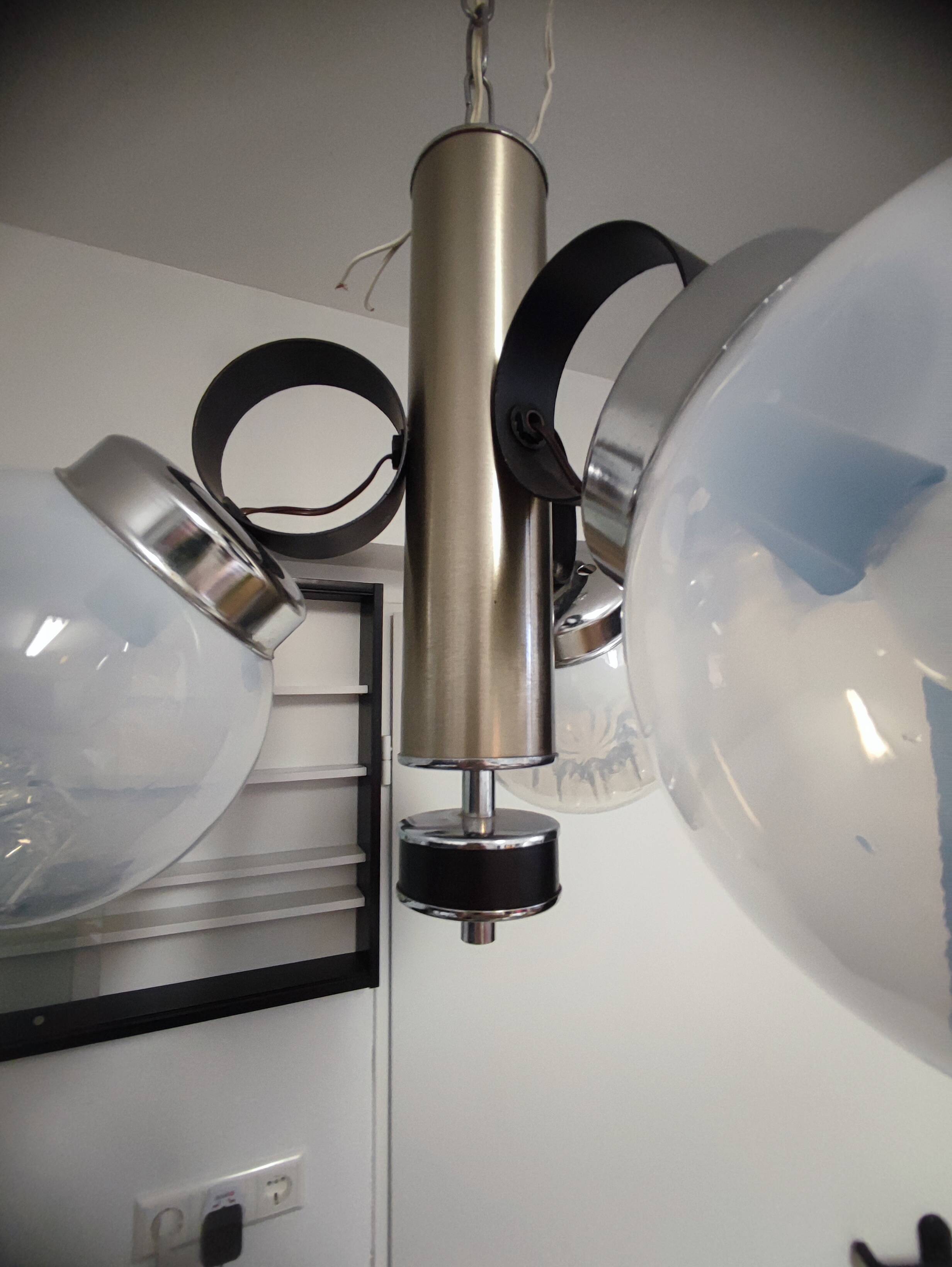 Italian 3-light chandelier attributed to Mazzega