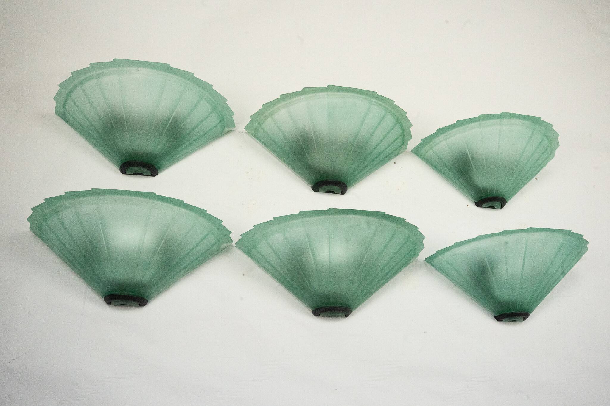 Set of six De Majo sconces in thick green murano glass. Italy 1980s