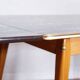 Table pieds compas années 70 avec système "monte et baisse"