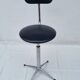 Tabouret vintage réglable avec dossier piètement chromé 4 branches