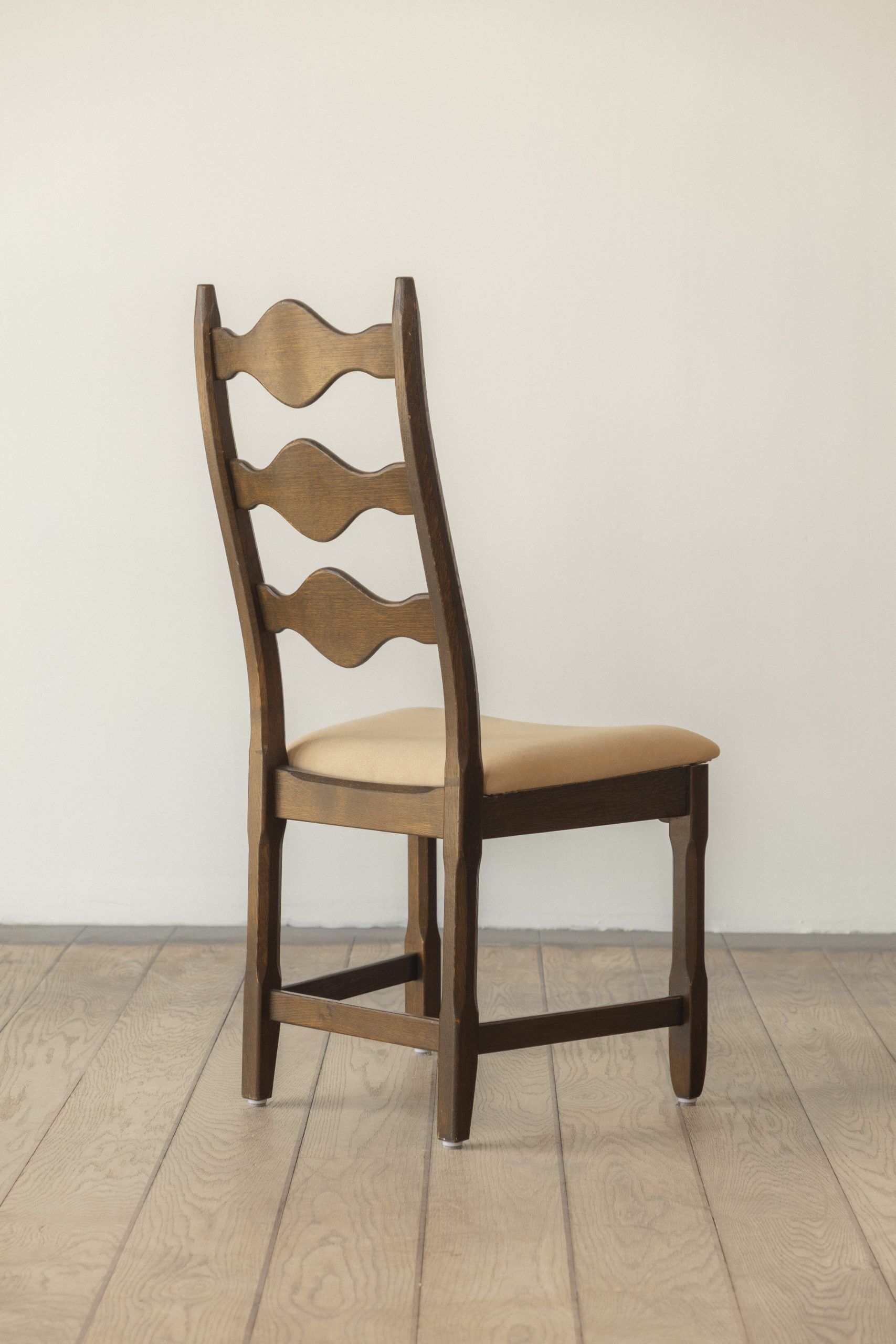 Henning Kjærnulf, chaise de salle à manger (ensemble de huit)