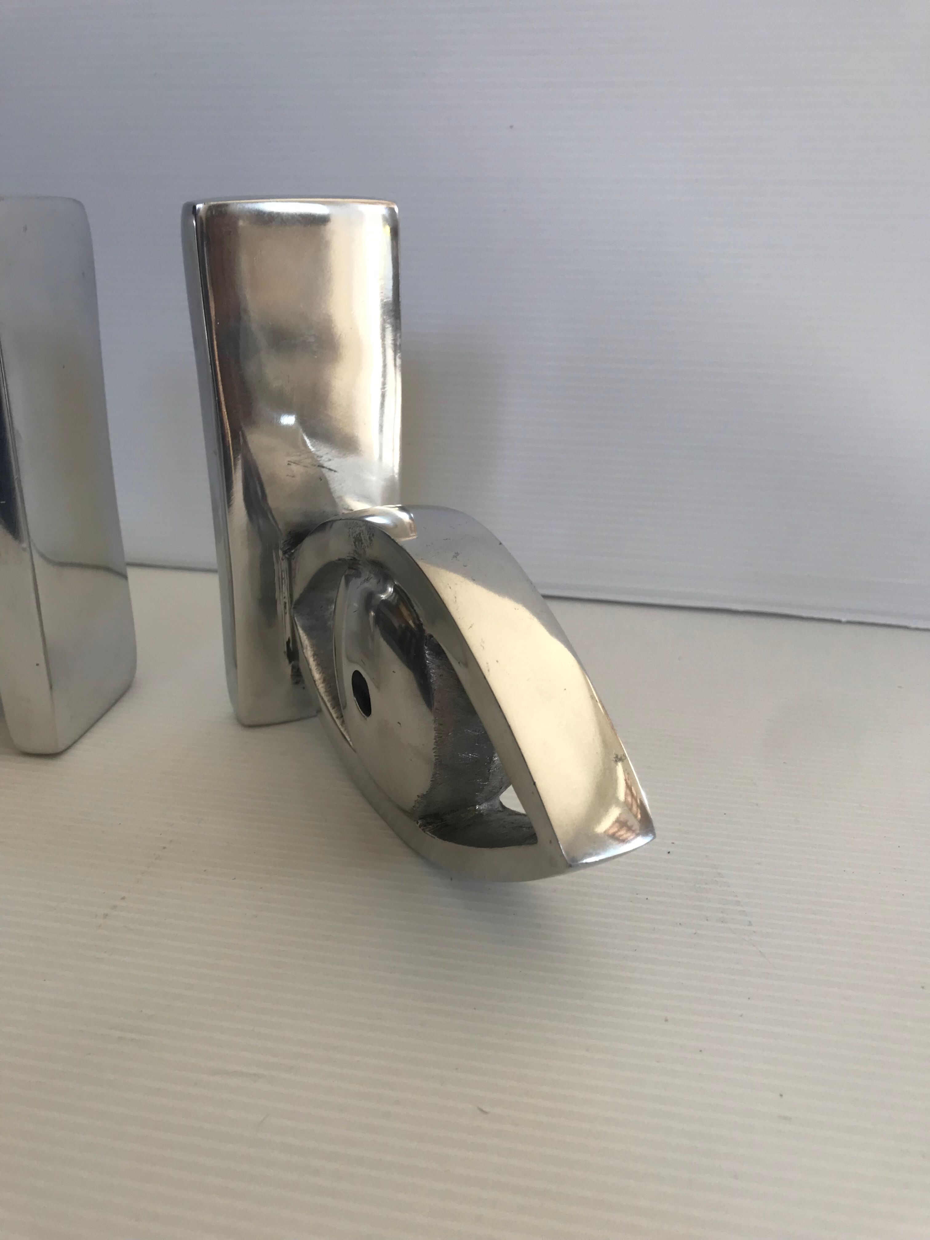 Cast aluminum book clambands