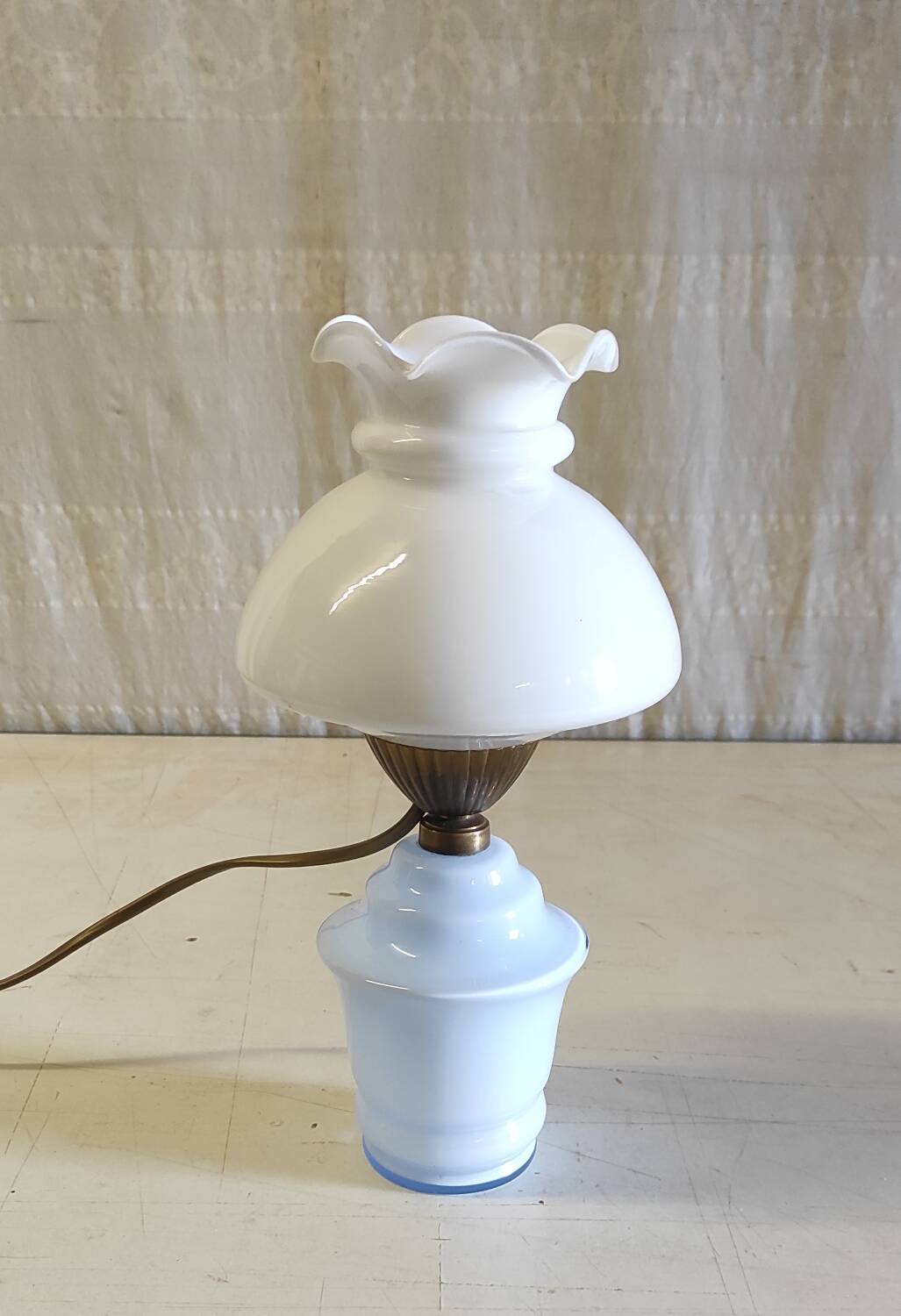 Table lamp in opaline - 1950s/60s