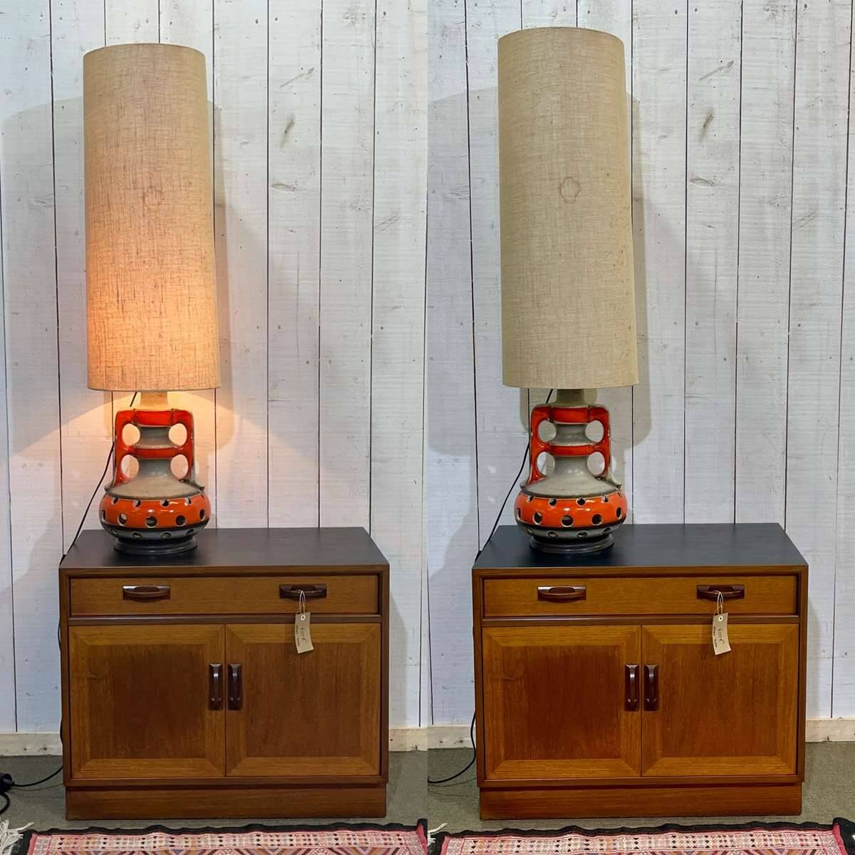 Lampe germany des années 70 avec son abat-jour d'époque