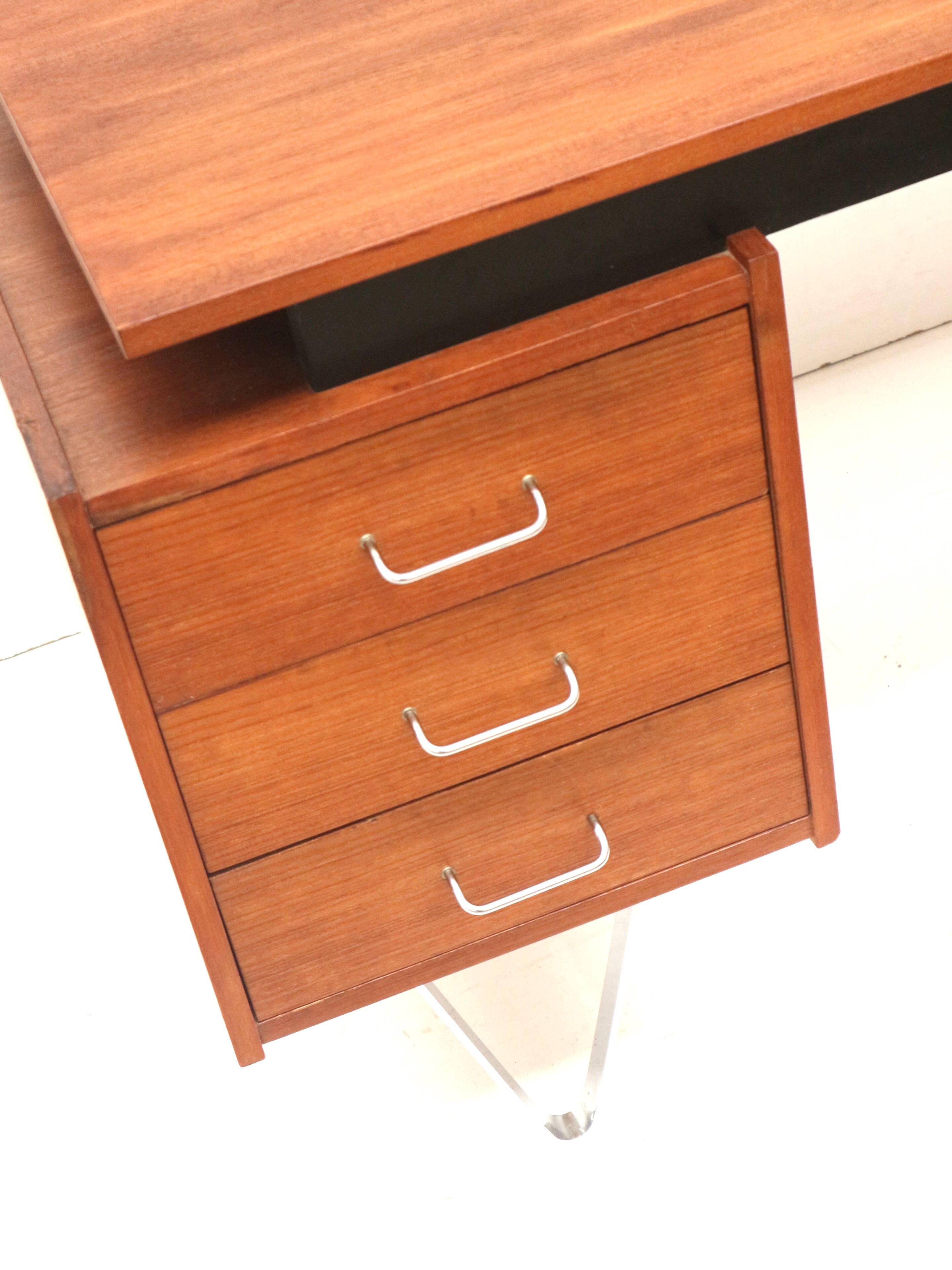 Vintage desk made by Tijsseling Nijkerk in the 60s
