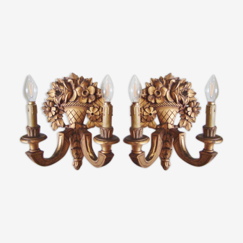 Ancient appliques in 19th century carved gilded wood patterned baskets of flowers