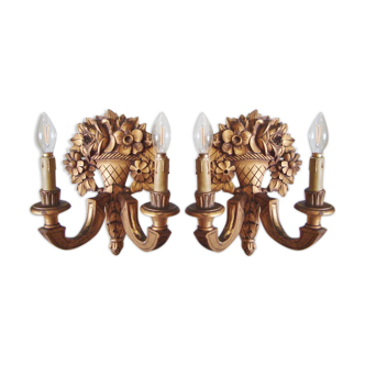 Appliques anciennes en bois doré sculpté du XIX ème siècle motifs paniers de fleurs