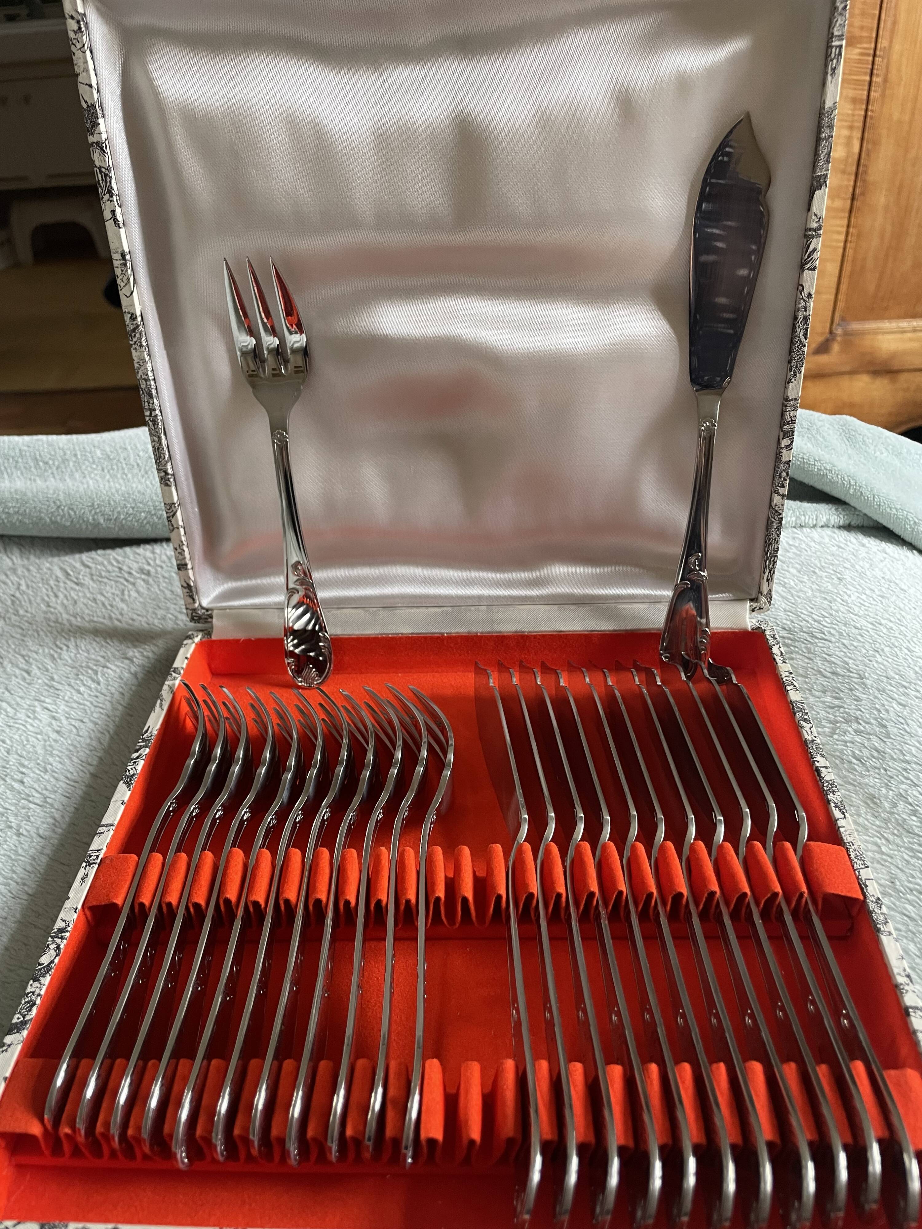 Vintage toile de Jouy cutlery set for 12 fish forks, stainless steel 18/10, like new.