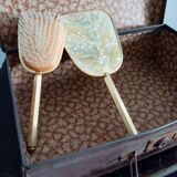 Hand mirror set and comb