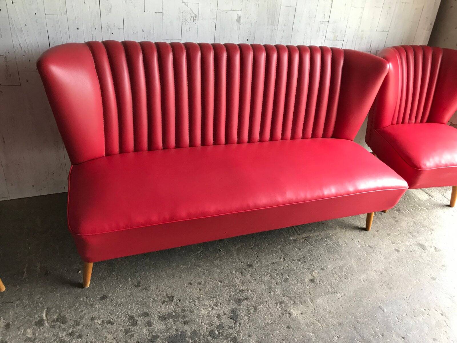 1960s vintage lounge set in purple vinyl — 2-seater sofa and 2 armchairs