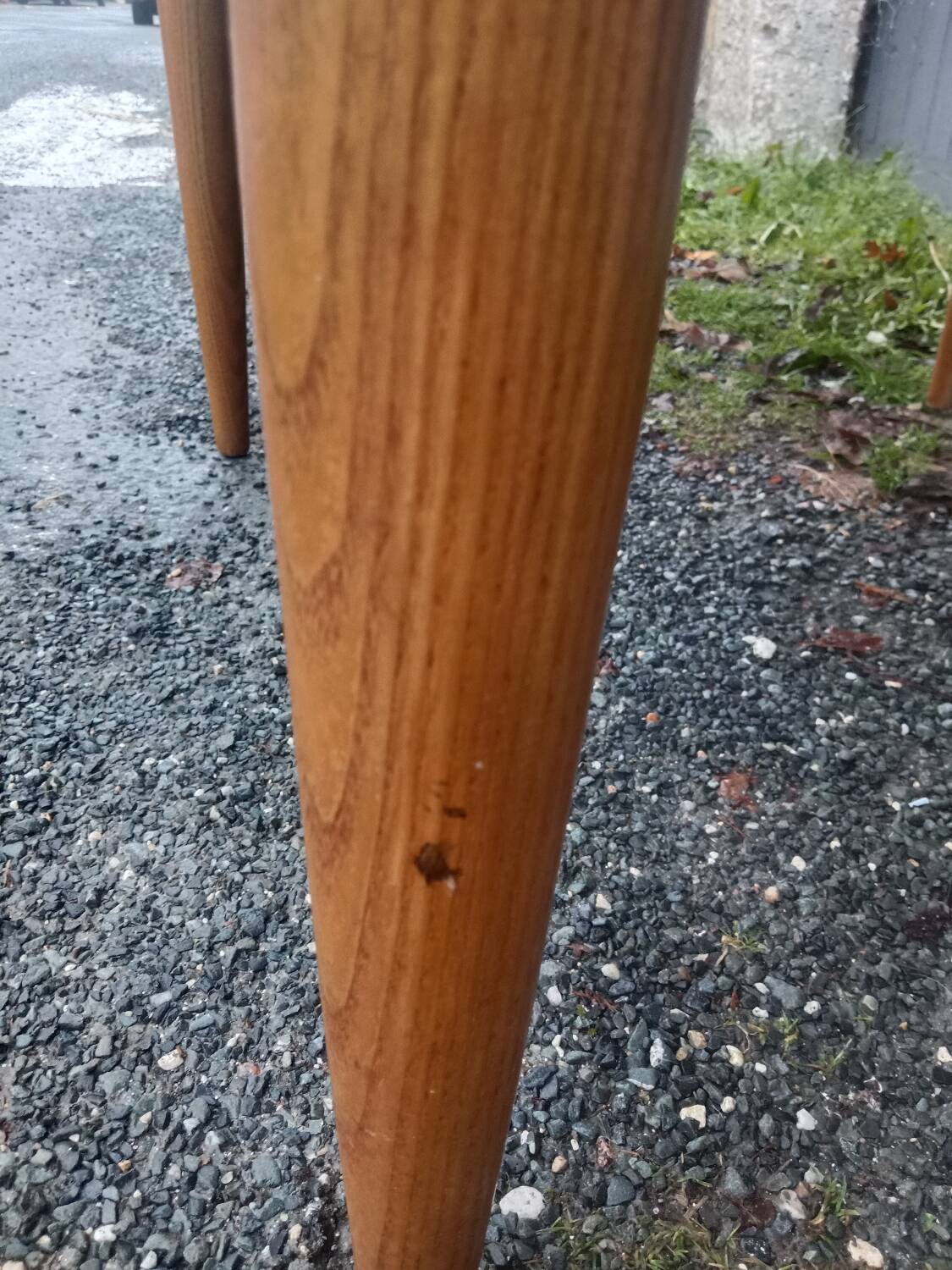 Extendable Scandinavian table