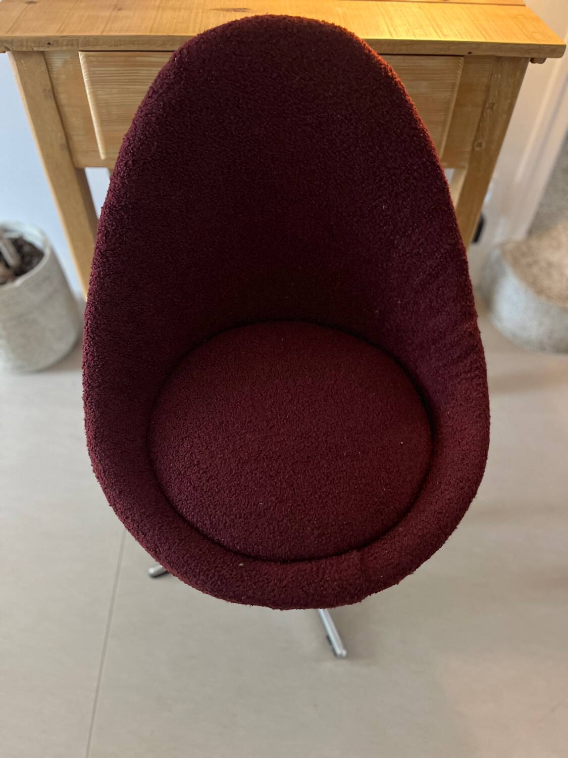 Fauteuil œuf vintage prune