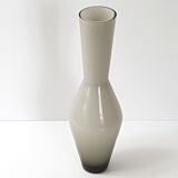 Diabolo in vintage glass vase