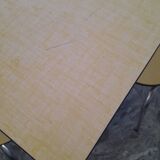 Table + “Formica” type chairs