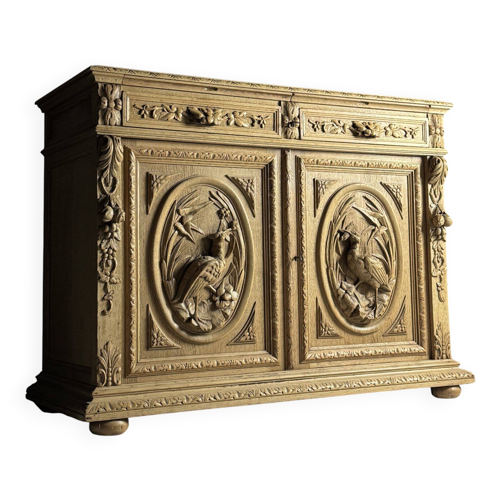 Buffet sculpté belge, 19e siècle