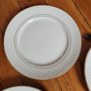 Set of 8 L'Eclat L'Amandinoise flat plates