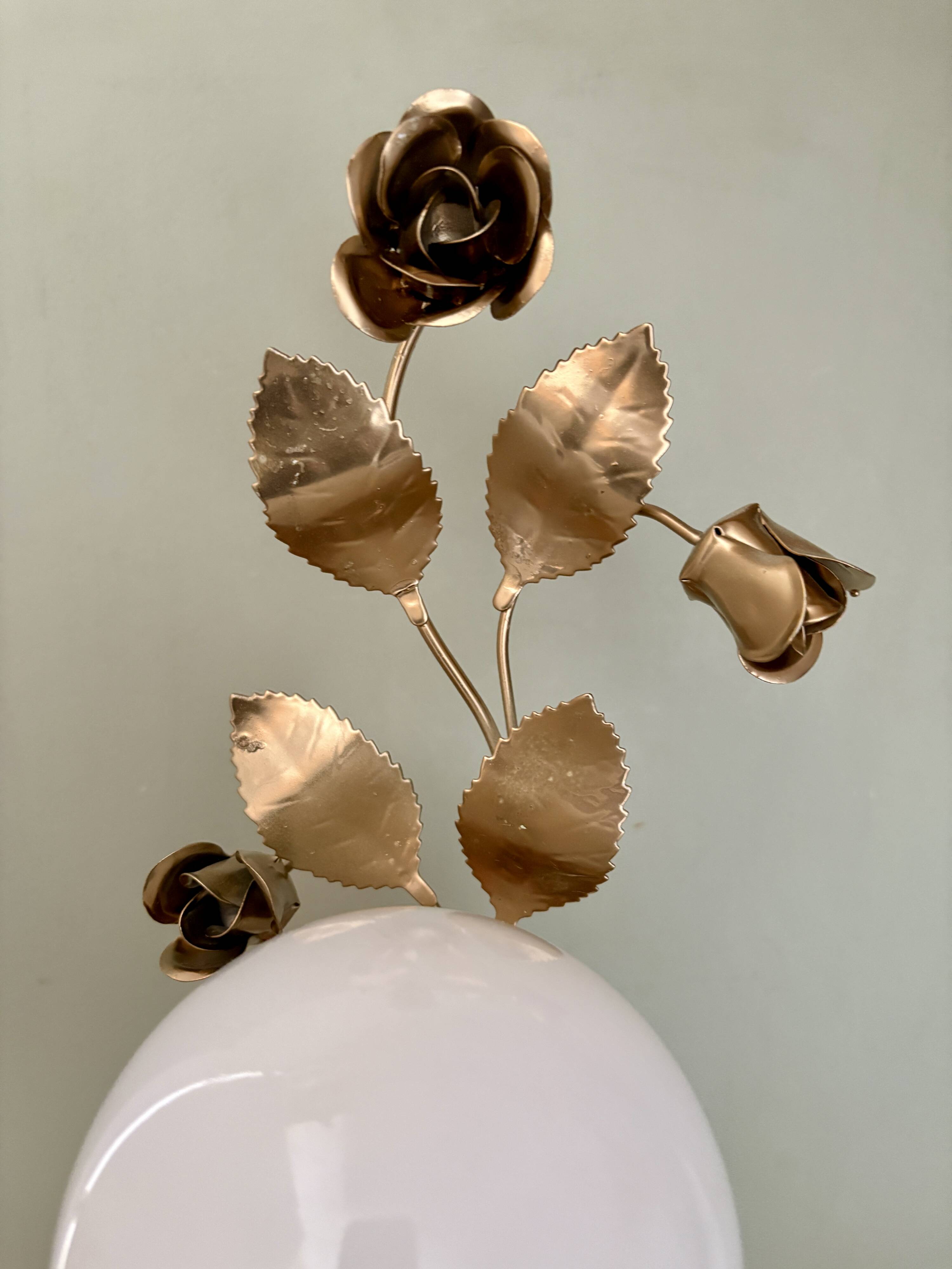 Vintage wall lamp in gold metal and white opaline