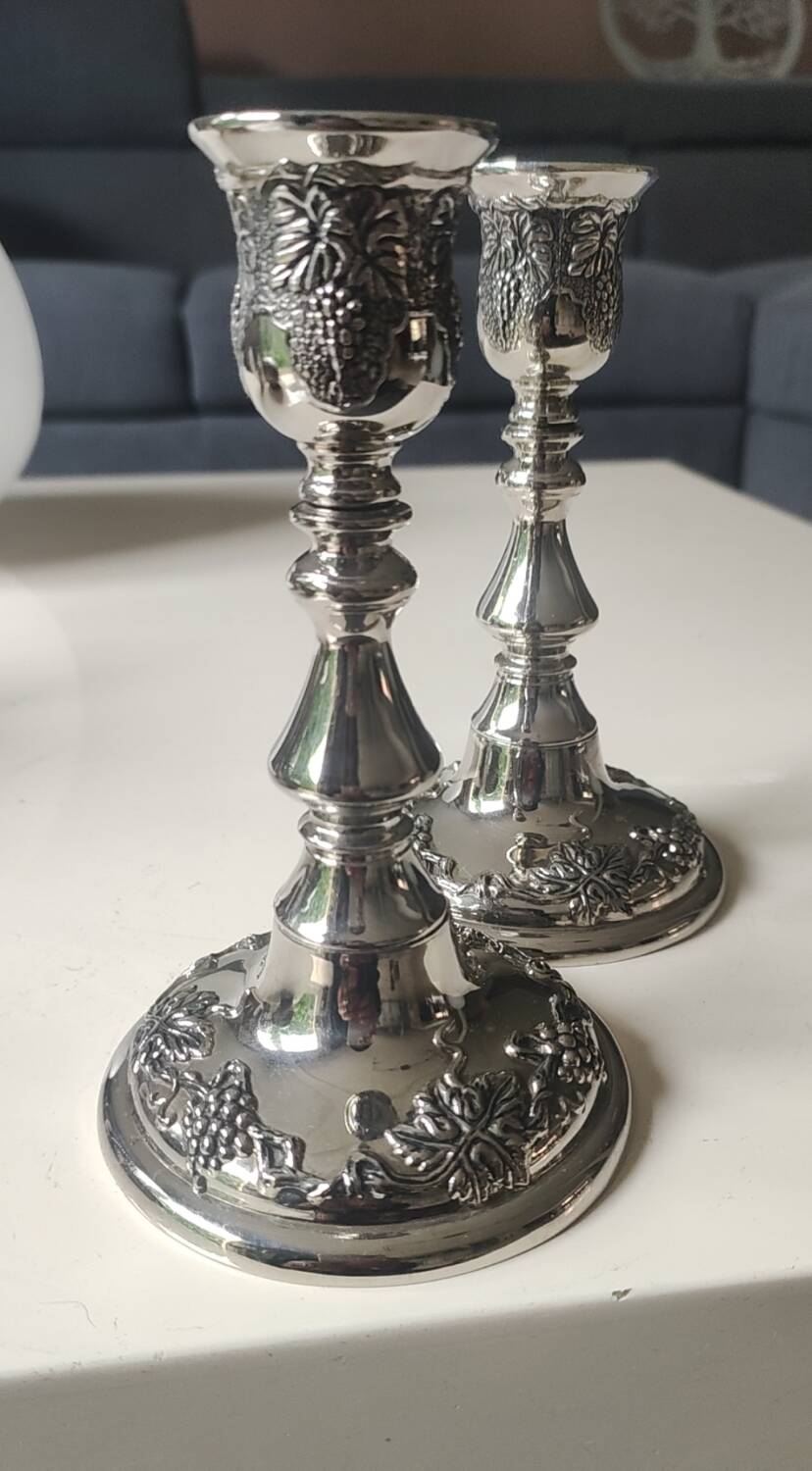 Paire Bougeoirs Hébraïques/Shabbat. Karshi Israël 1955 En métal Alpaca