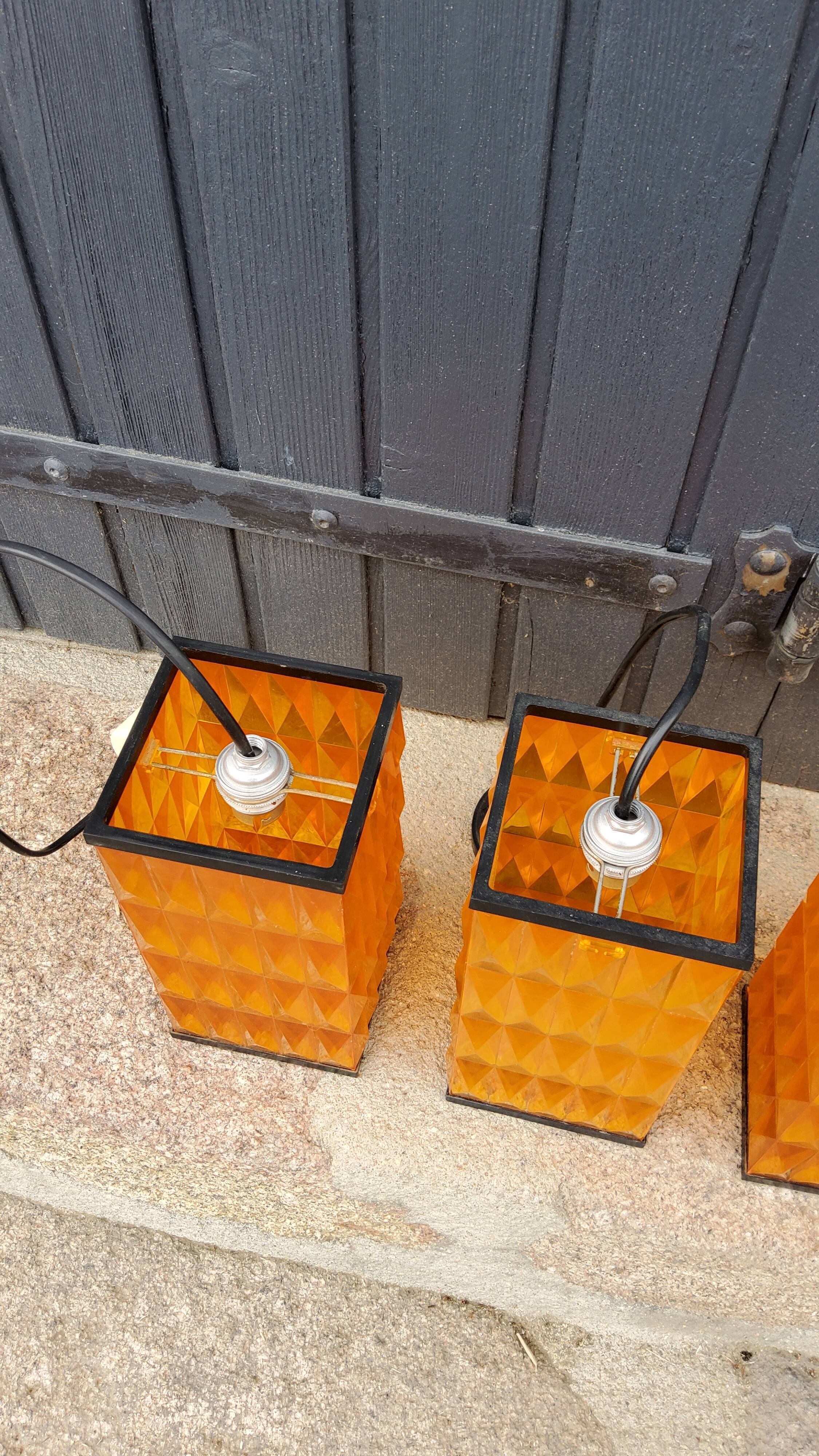 Set of 3 suspensions from the 70s in orange plastic diamond tips