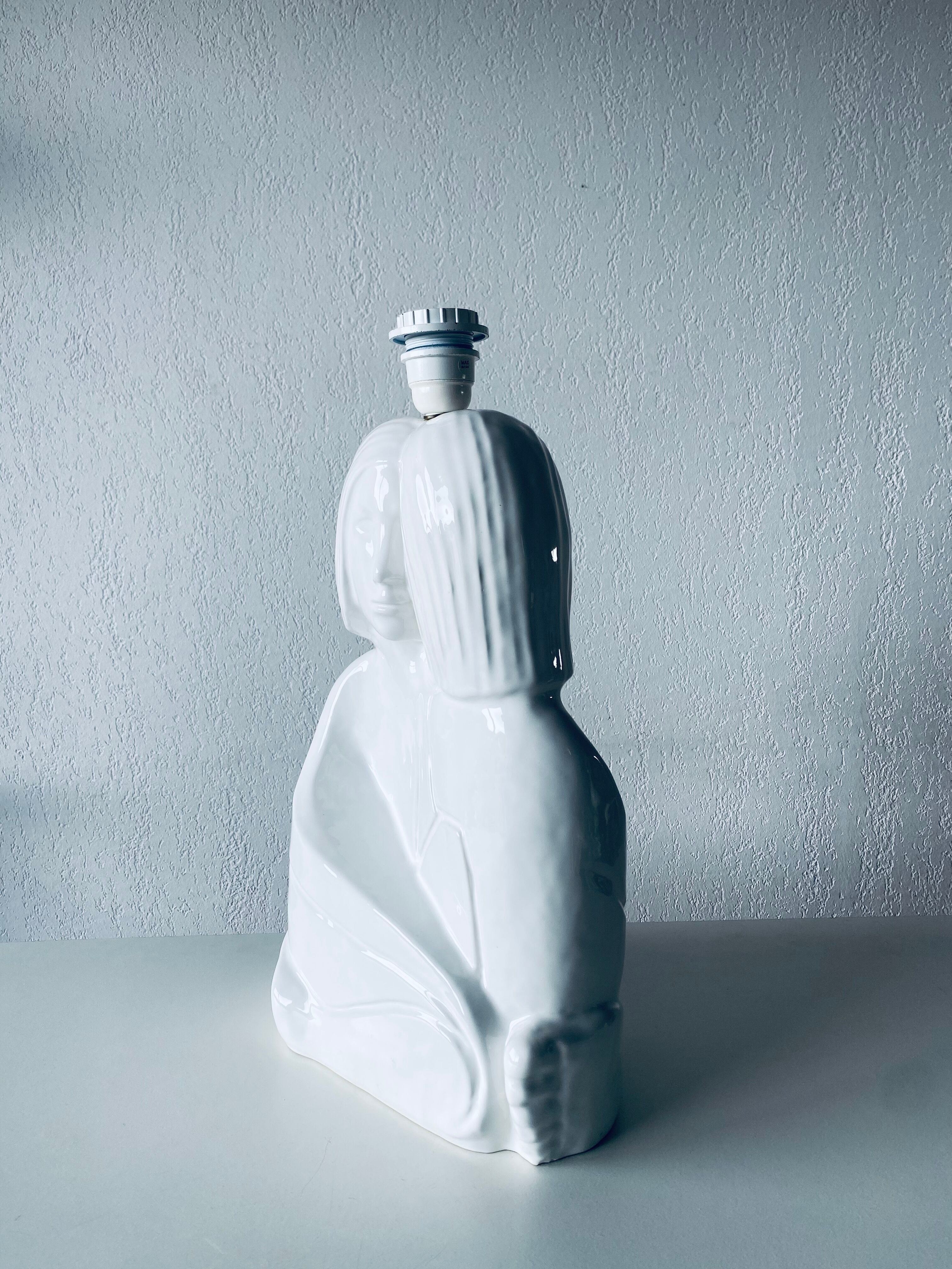 Ceramic entwined couple lamp