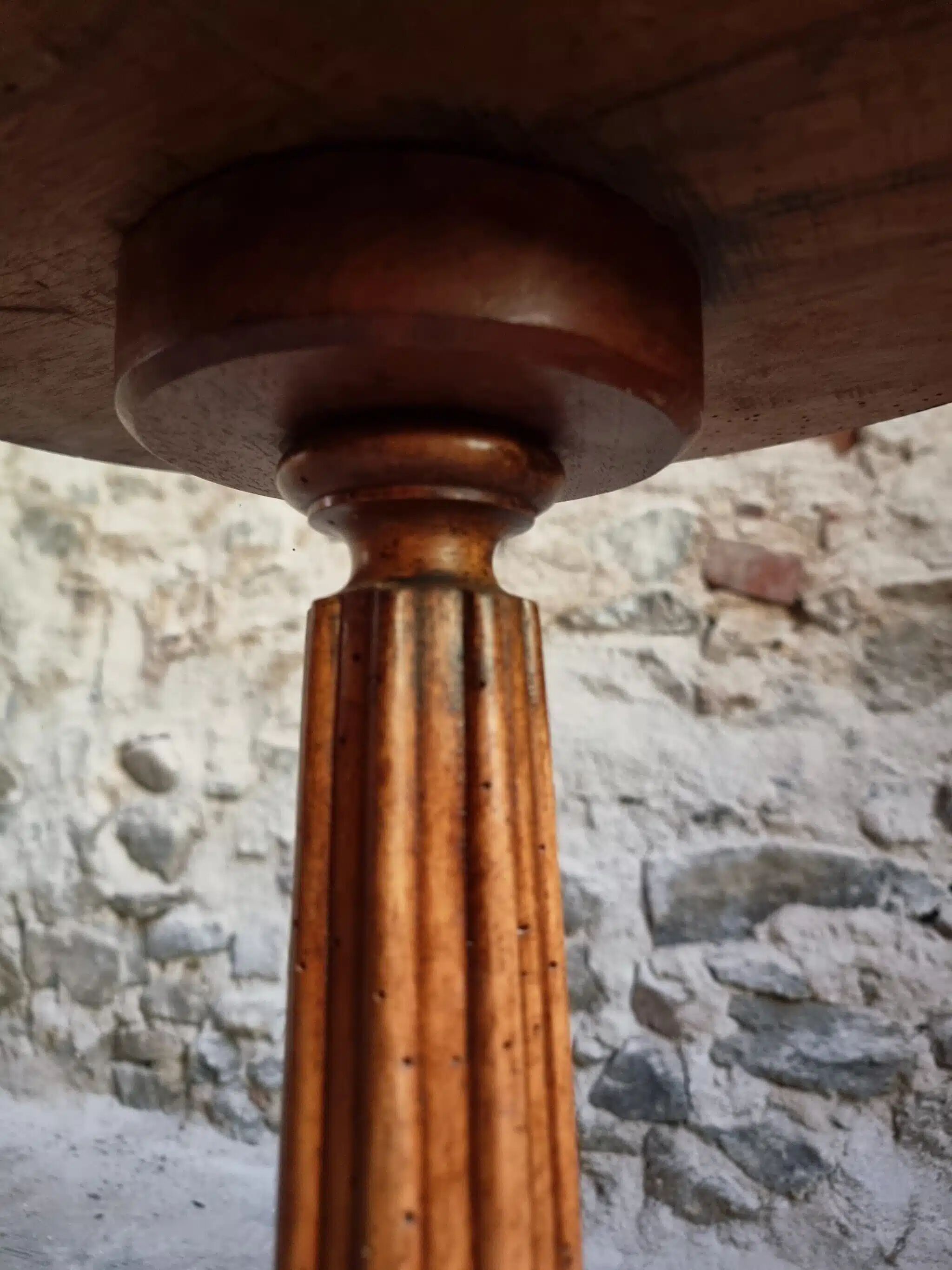 Louis XVI antique guéridon, round pedestal table, solid walnut, circa 1900.