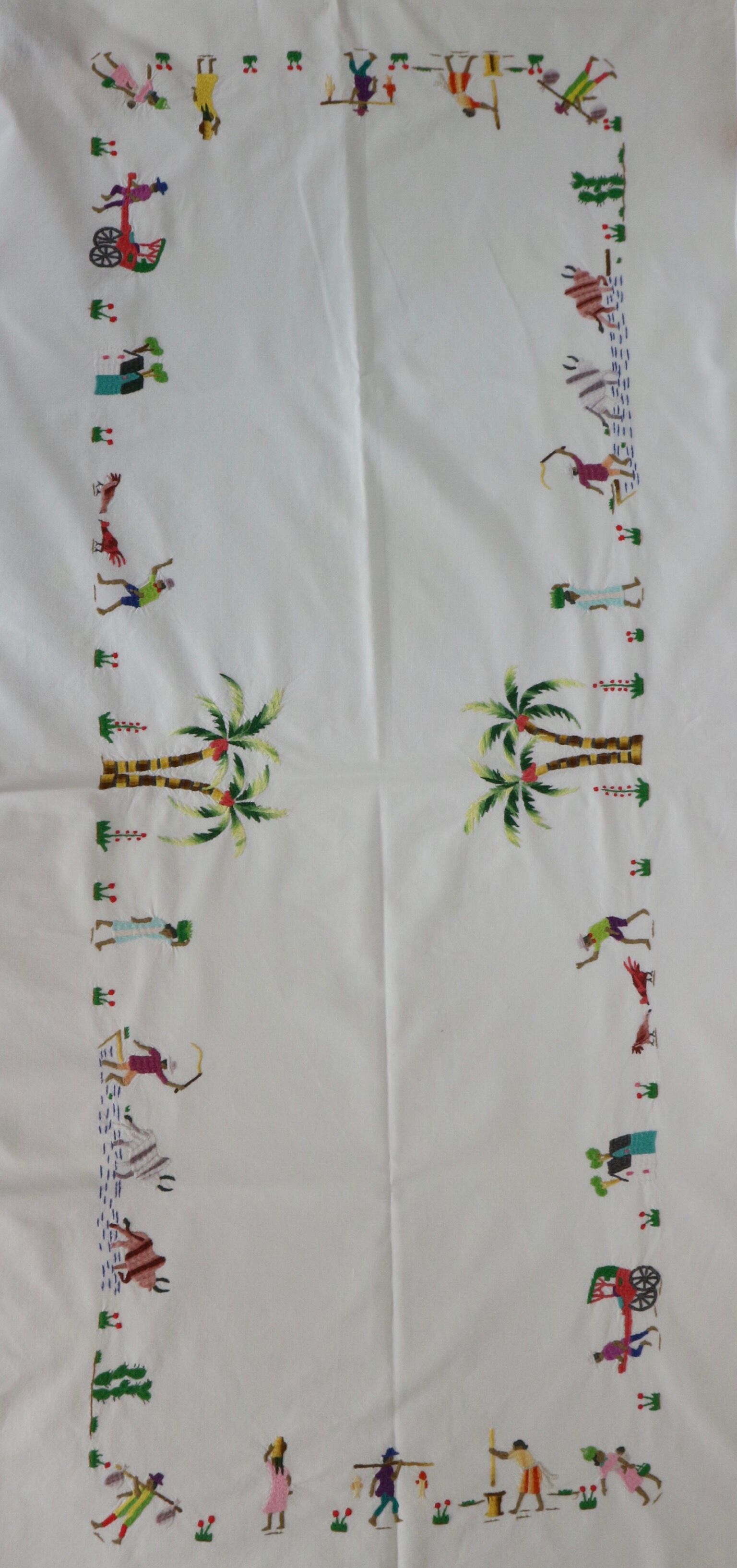 Tavaglia with peasant embroidery