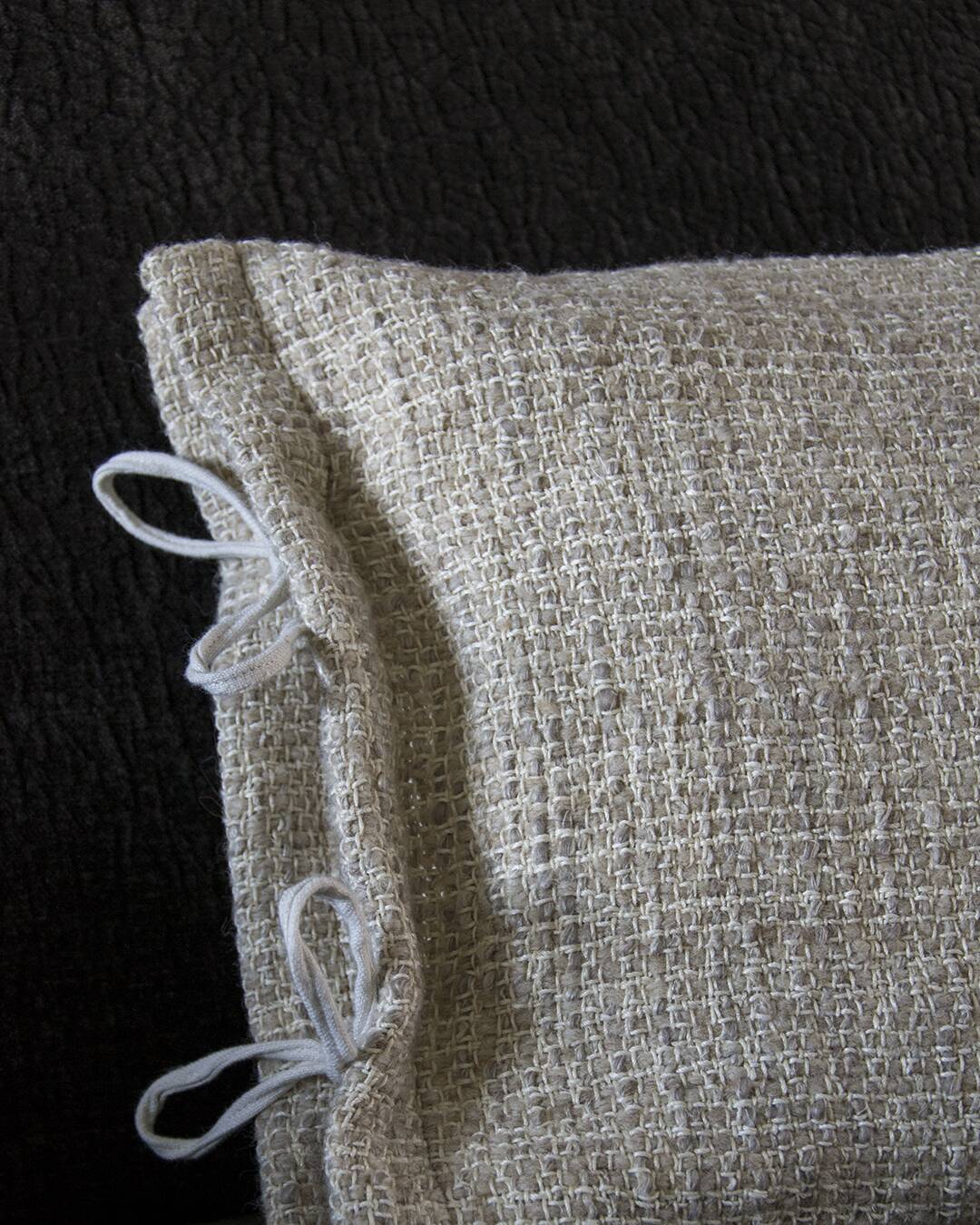 Paire de coussins tissés à la main