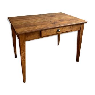 Farm table