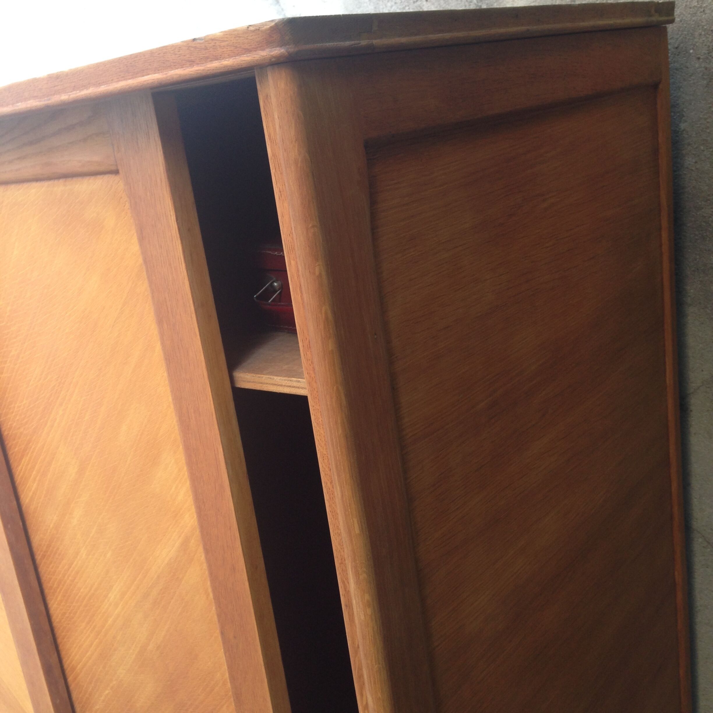 Wardrobe sliding doors