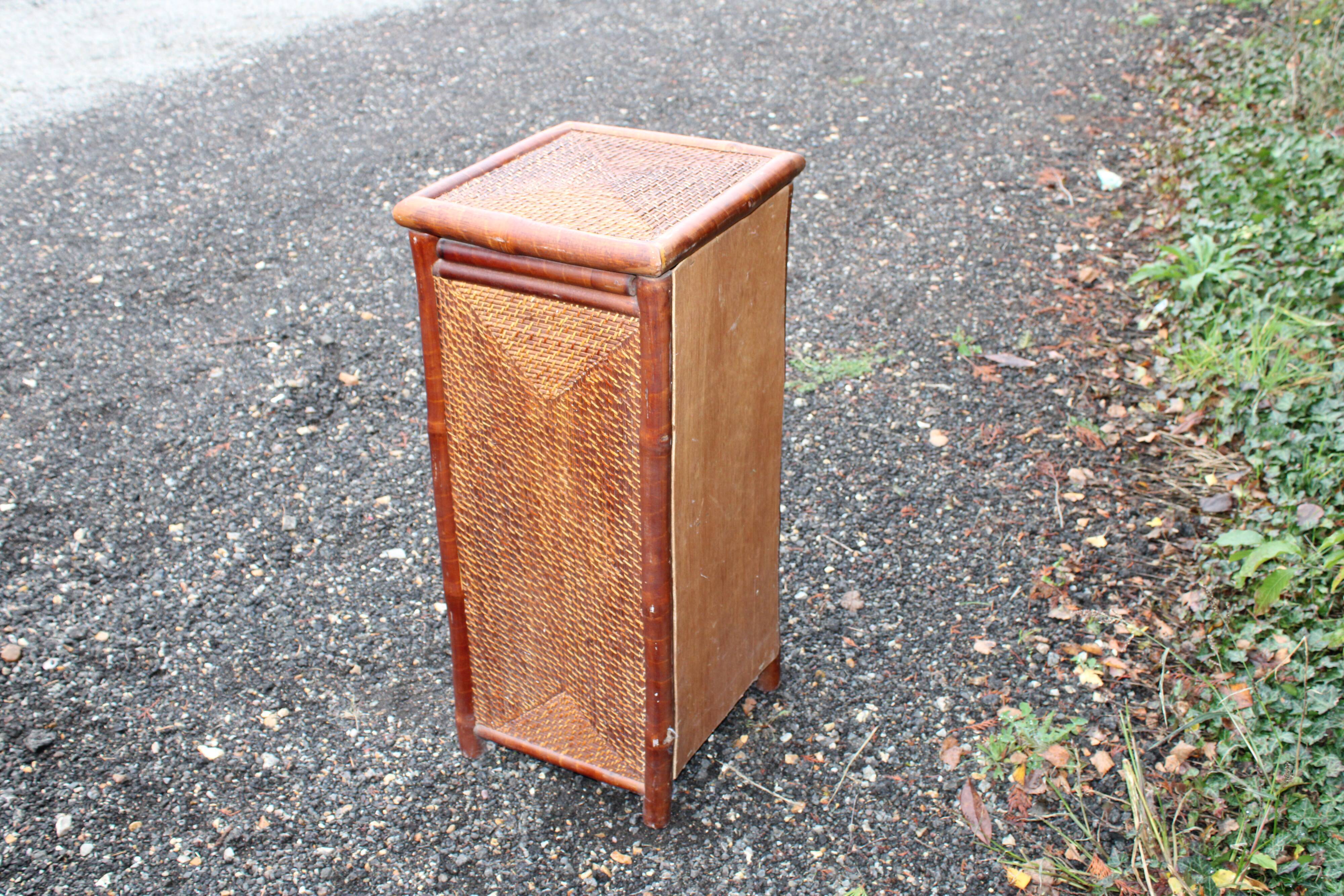Rattan rag picker