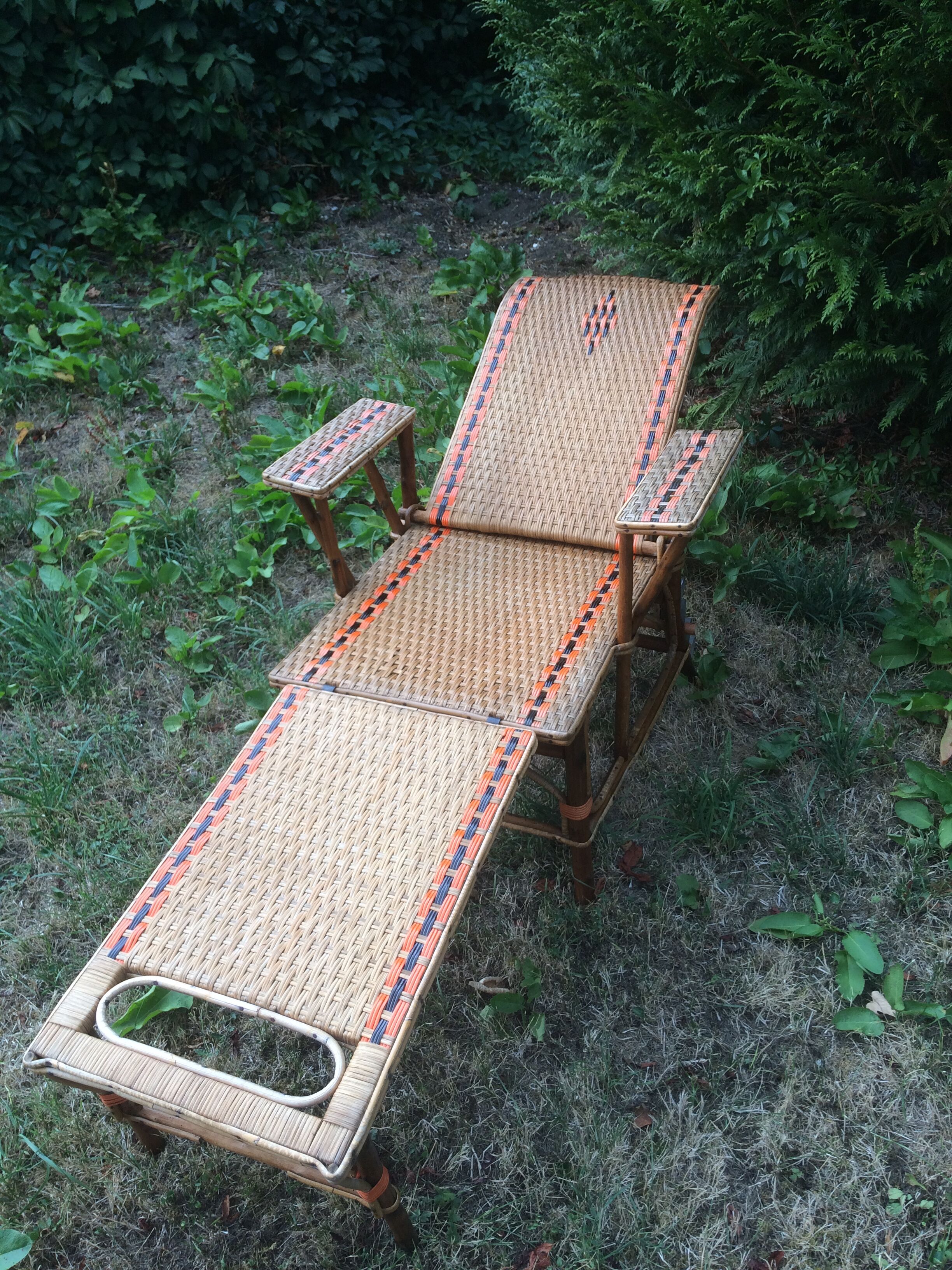 Rattan lounge chair