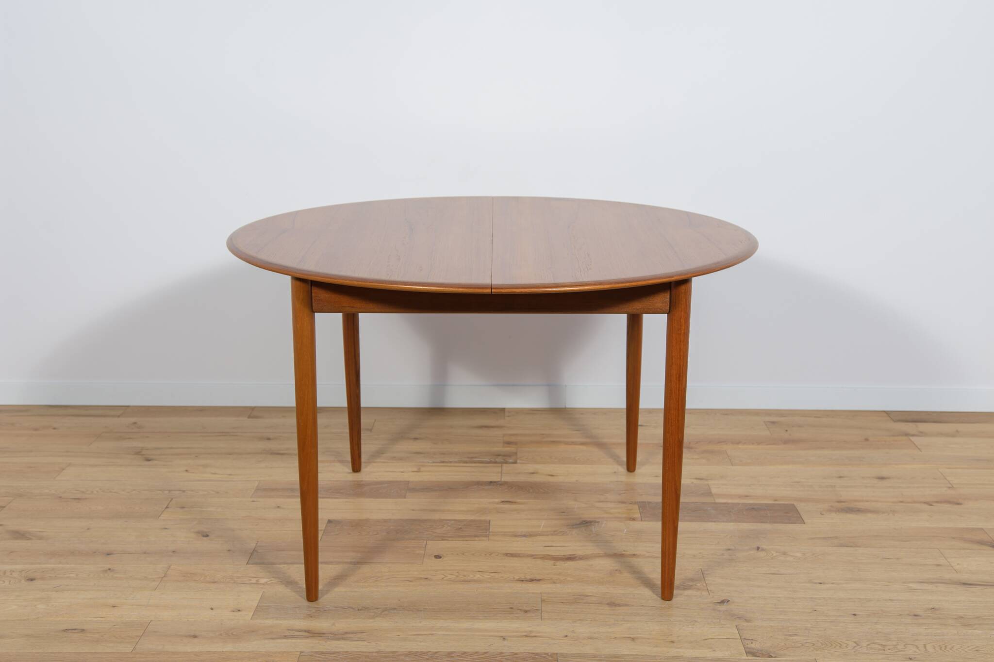 Table à manger ronde danoise vintage en teck, 1970s