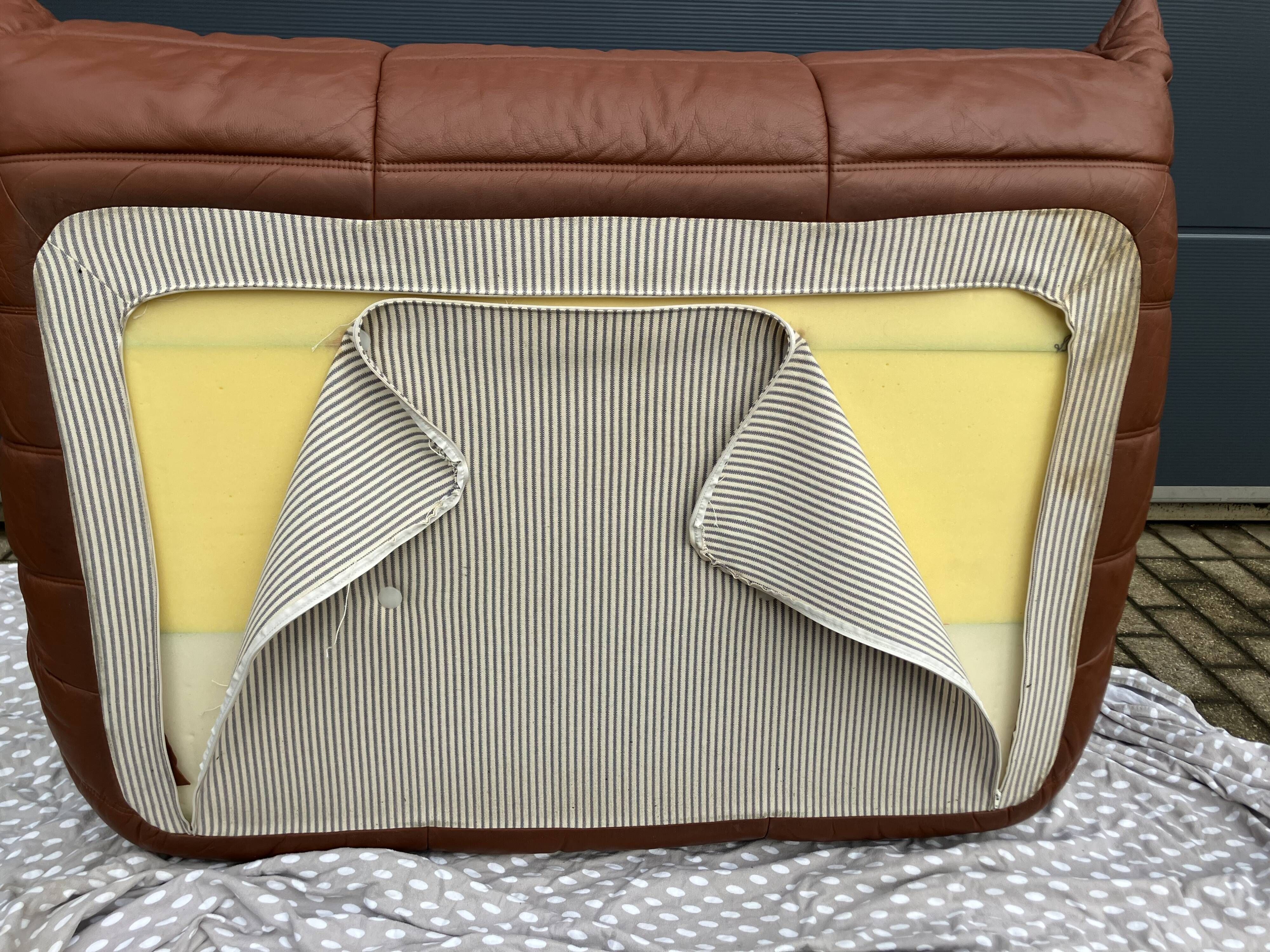 100% original vintage Cognac leather Togo Ligne Roset 2zit