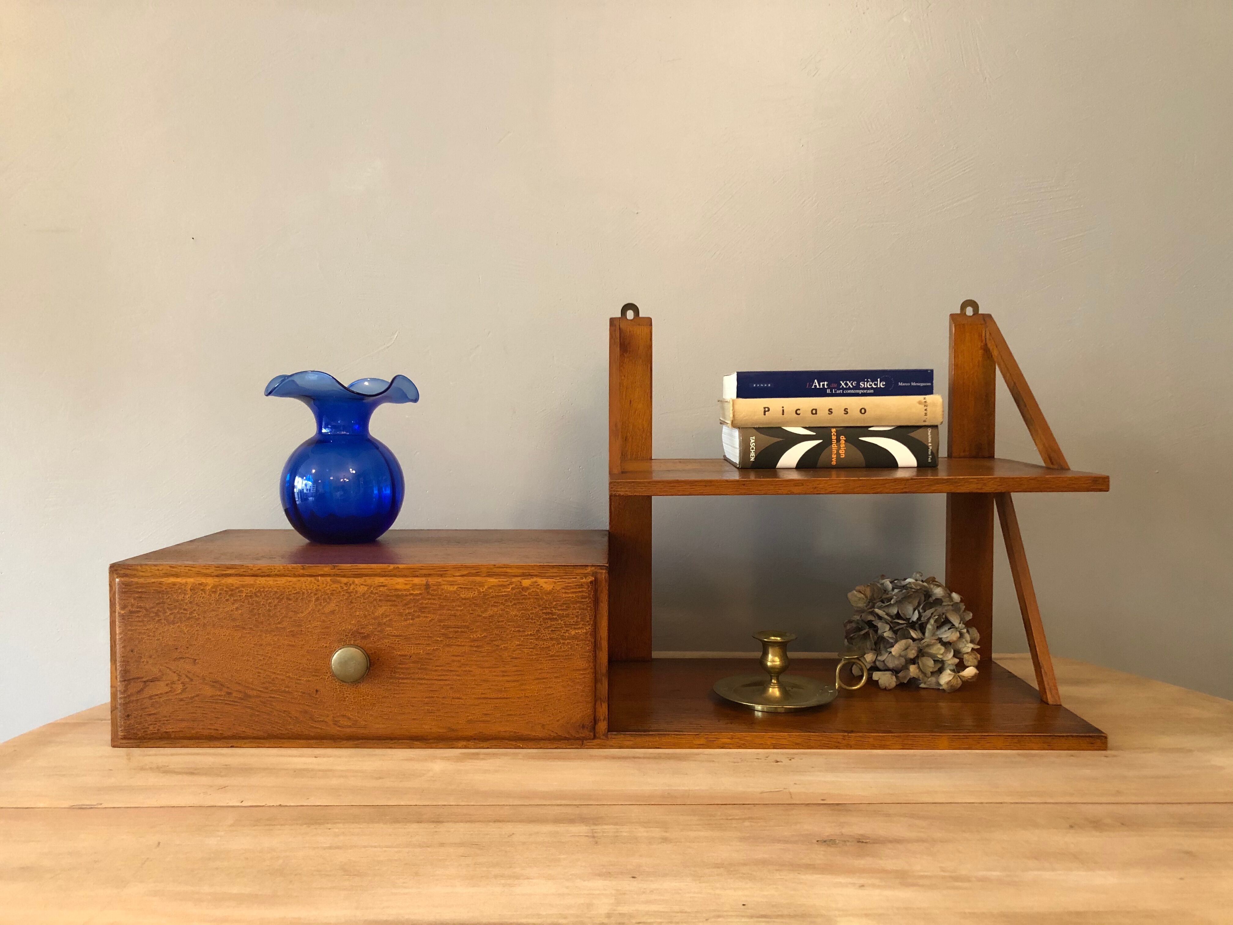 Vintage shelf to hang
