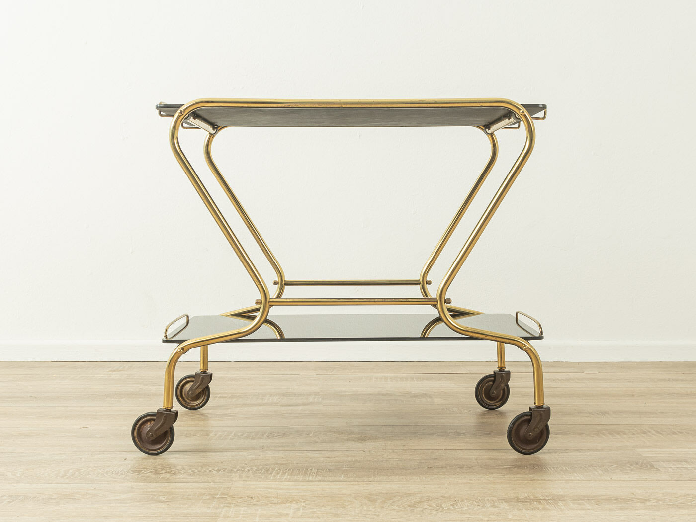 Serving trolley