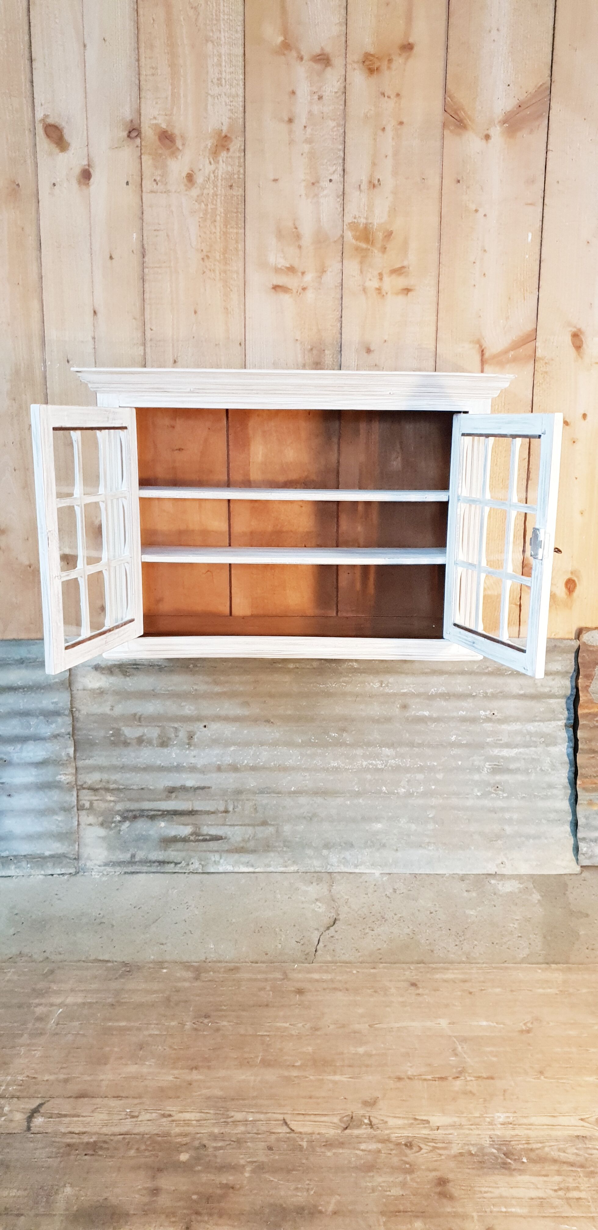 Showcase furniture to hang