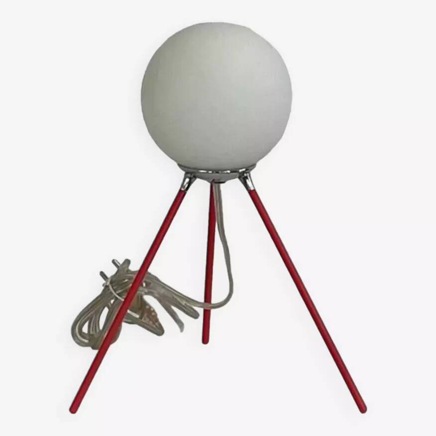 Tripod lamp
