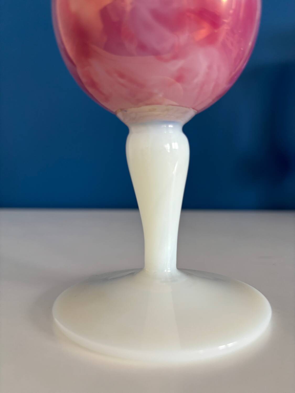 Vase opaline rose marbre