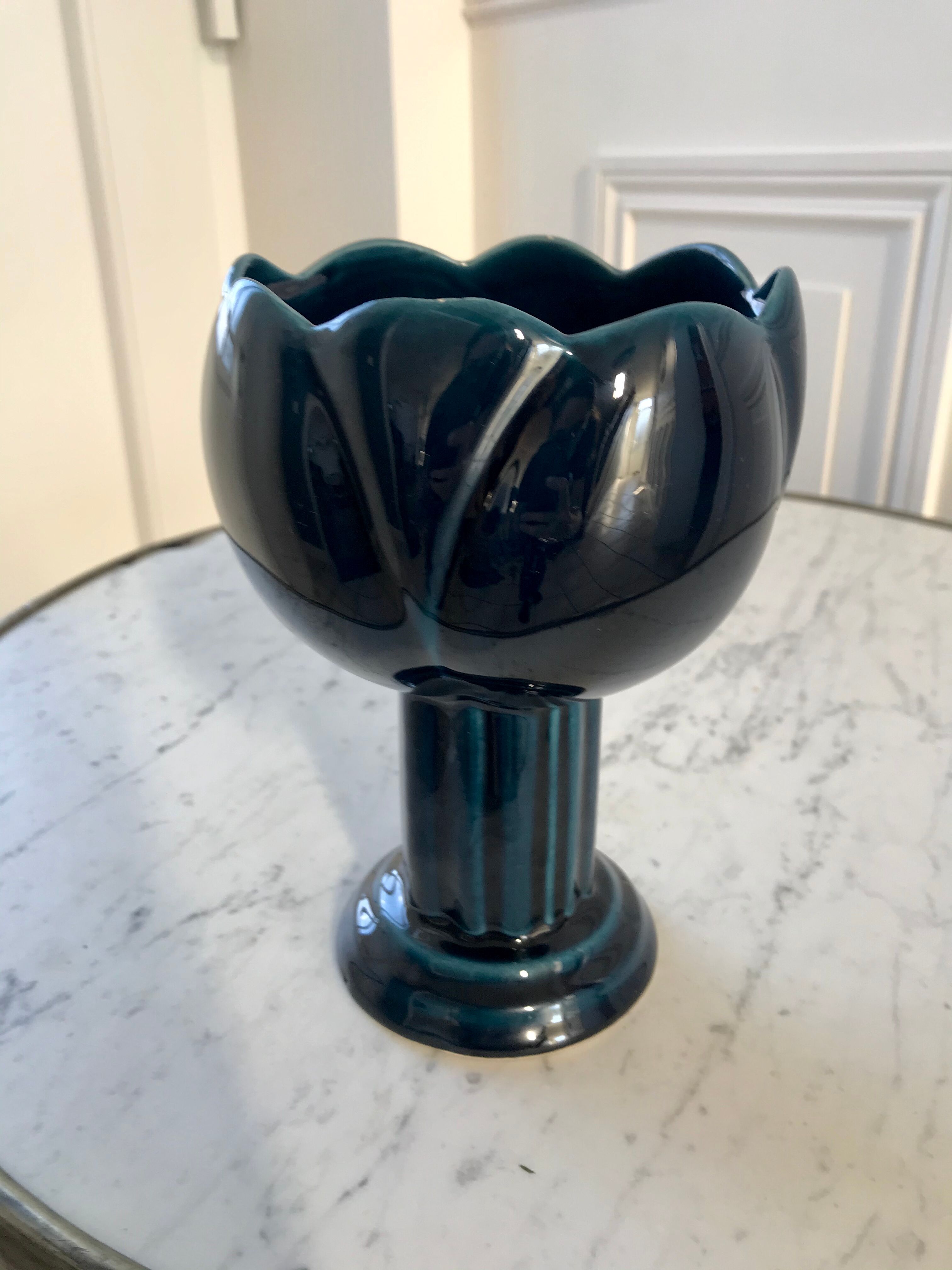 Vintage tulip flower vase