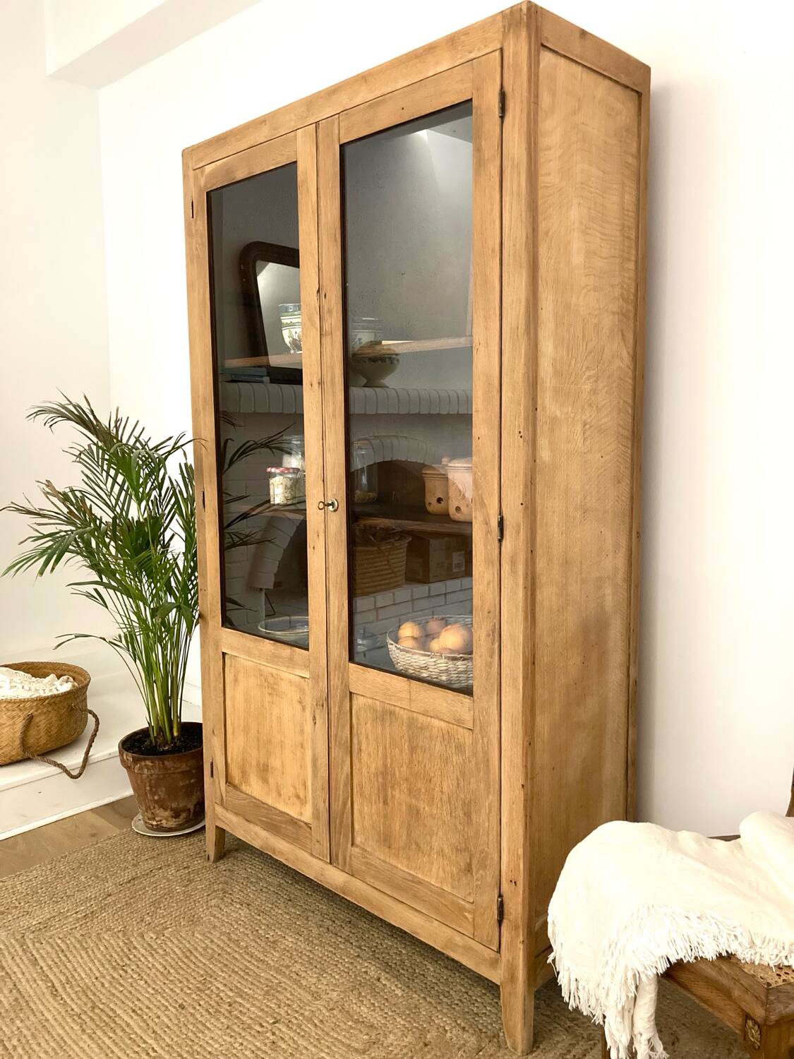 Parisian display cabinet