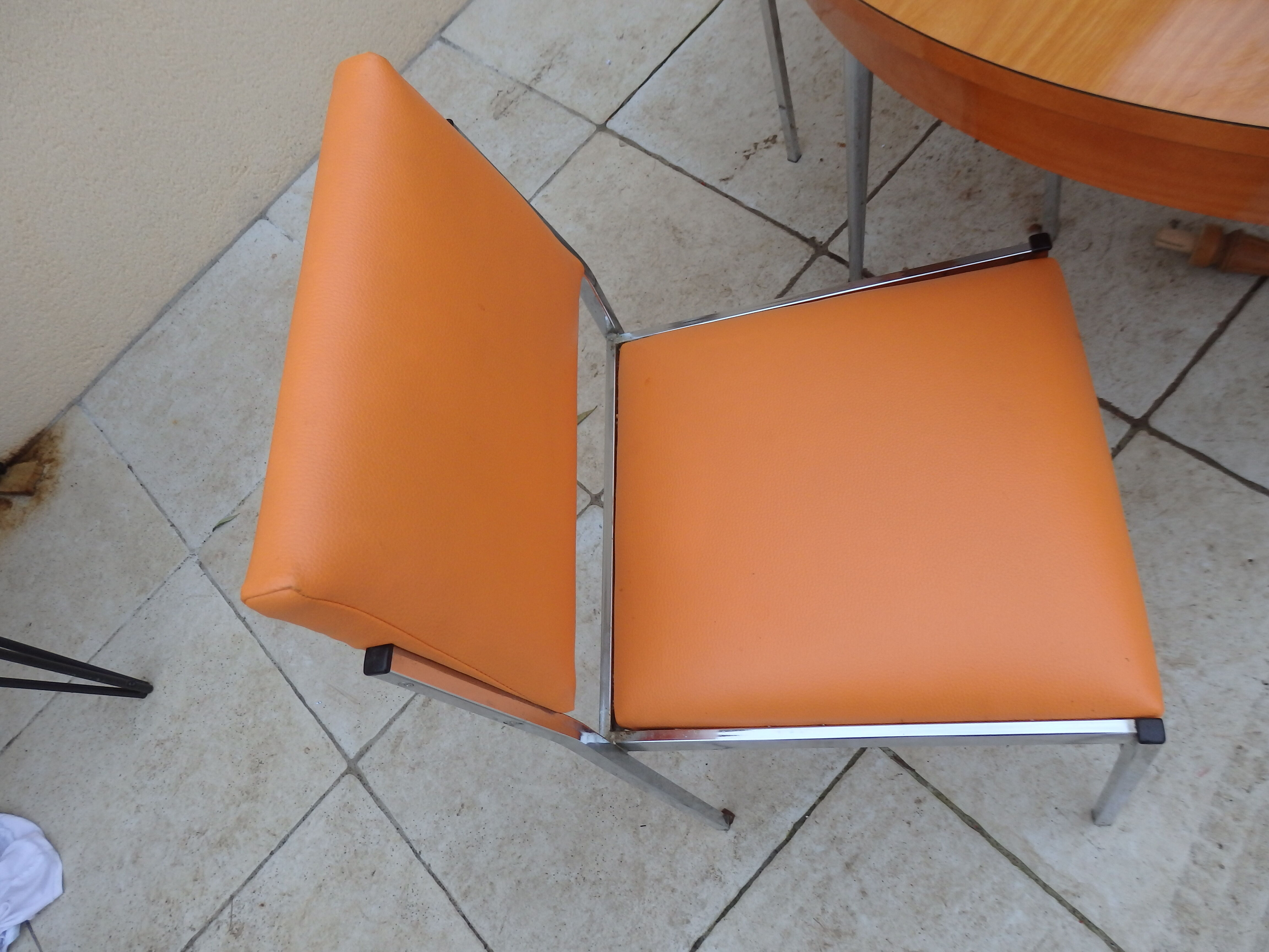 Table is kitchen chairs orange formica vintage year 60 70