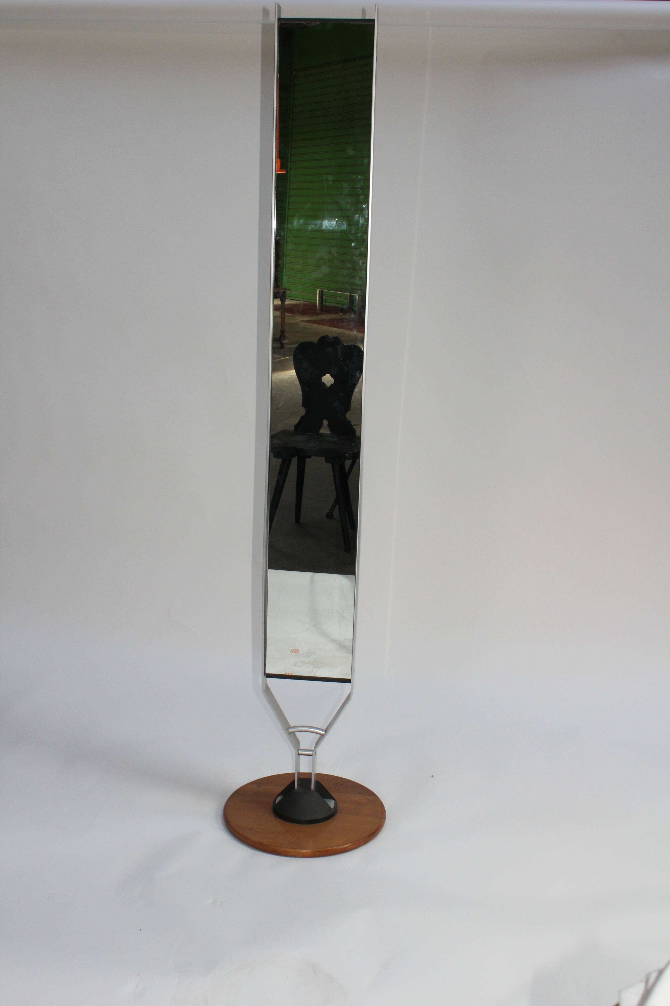 Italian coat hanger with mirror