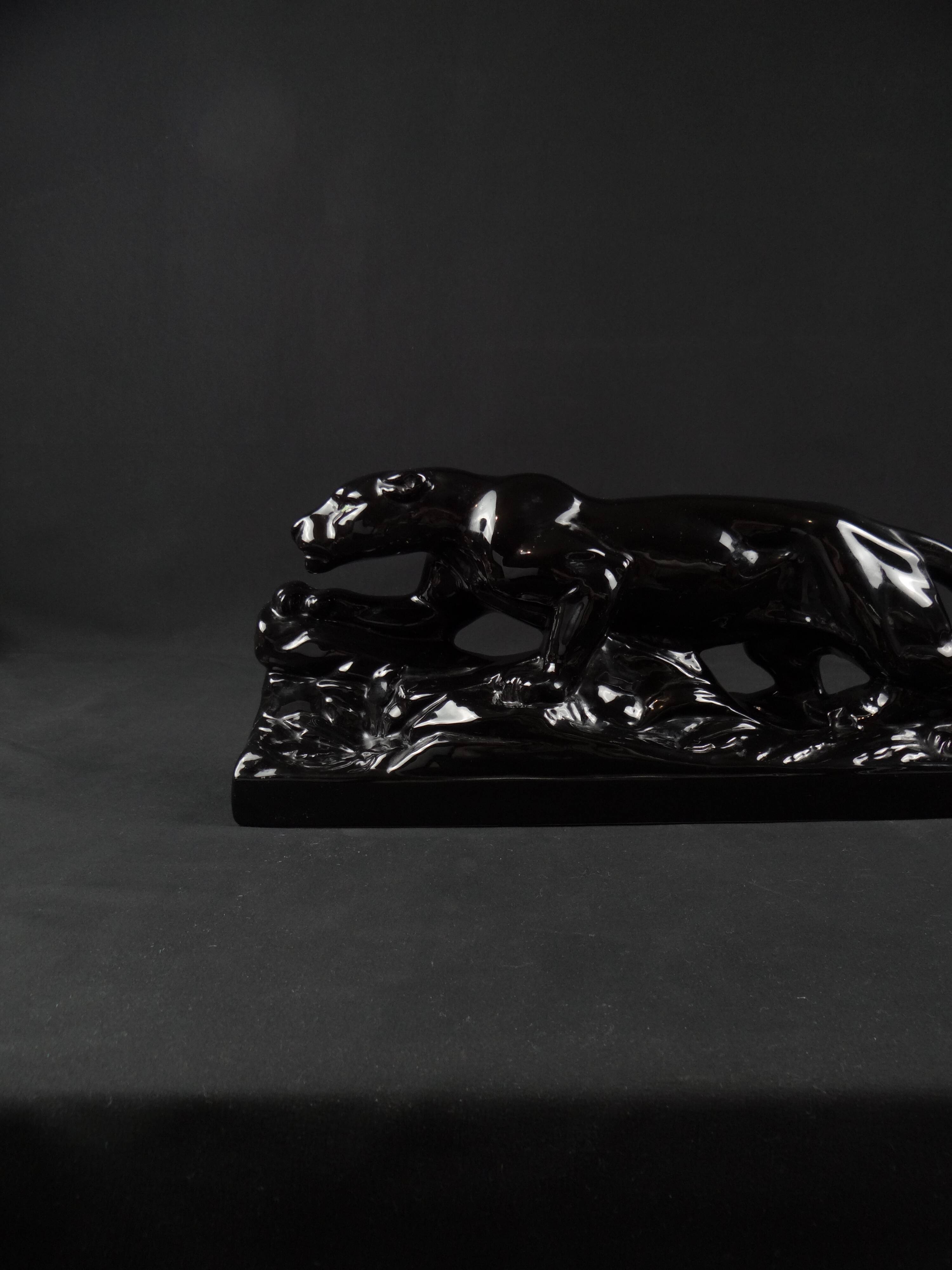 Black ceramic hunting panther from the Art Deco period, circa 1930