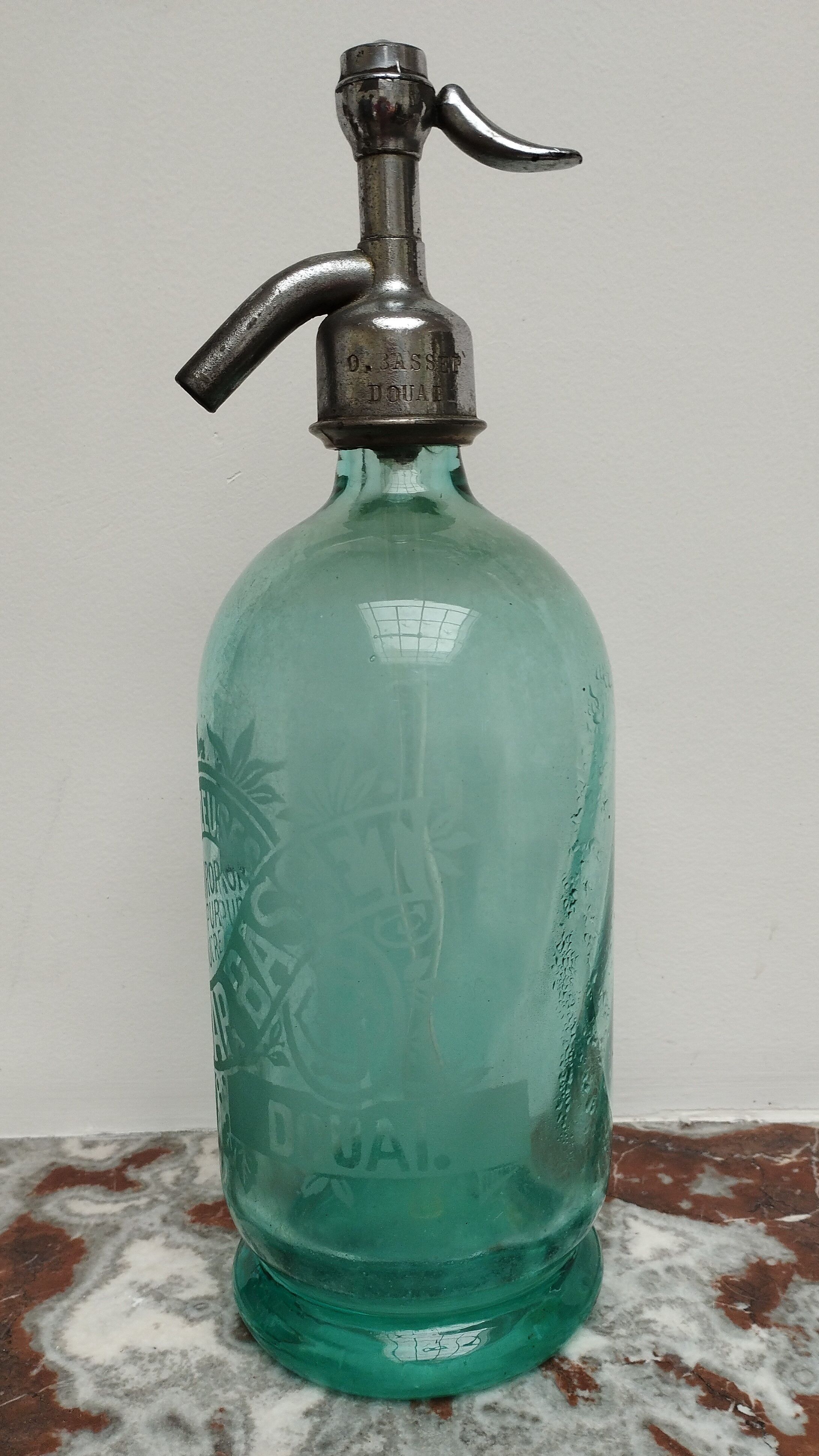 Oscar Basset sparkling water siphon