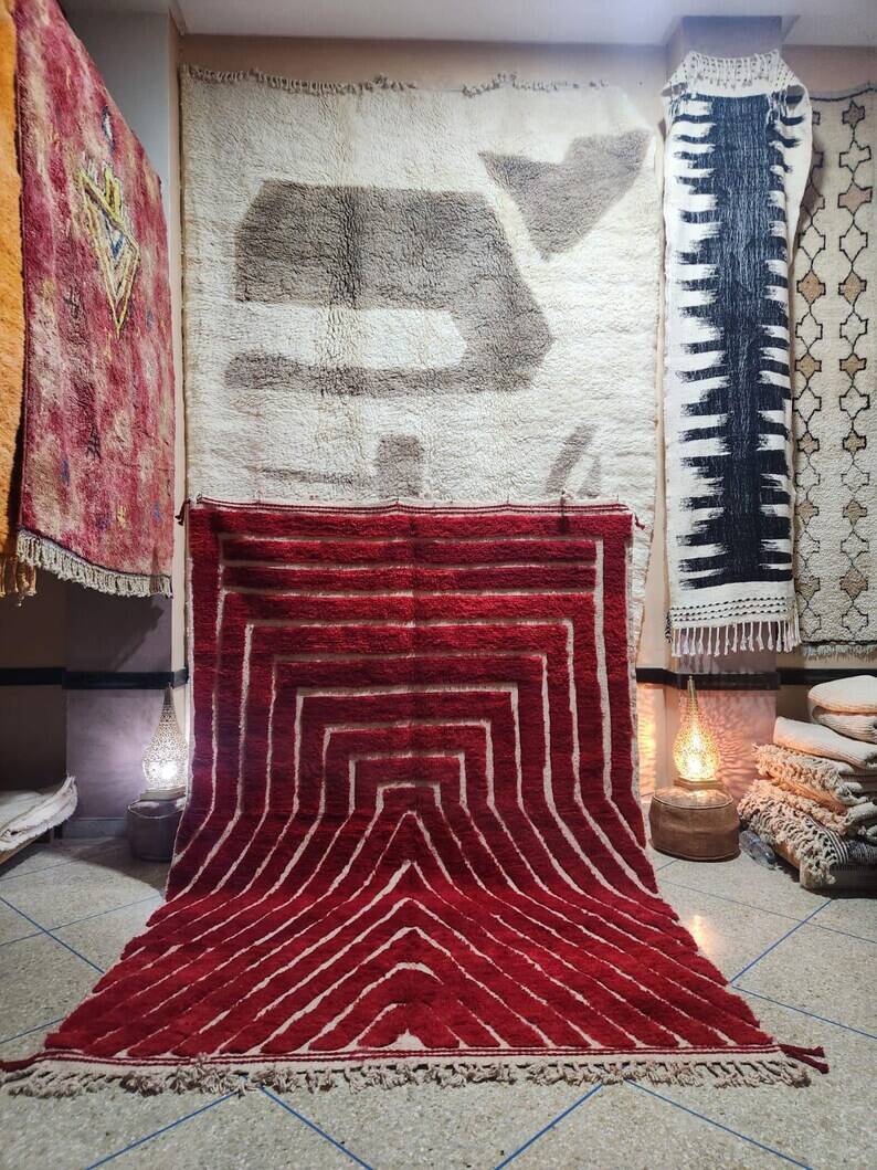 Off-white Moroccan rug with geometric patterns, 200cm x 300cm