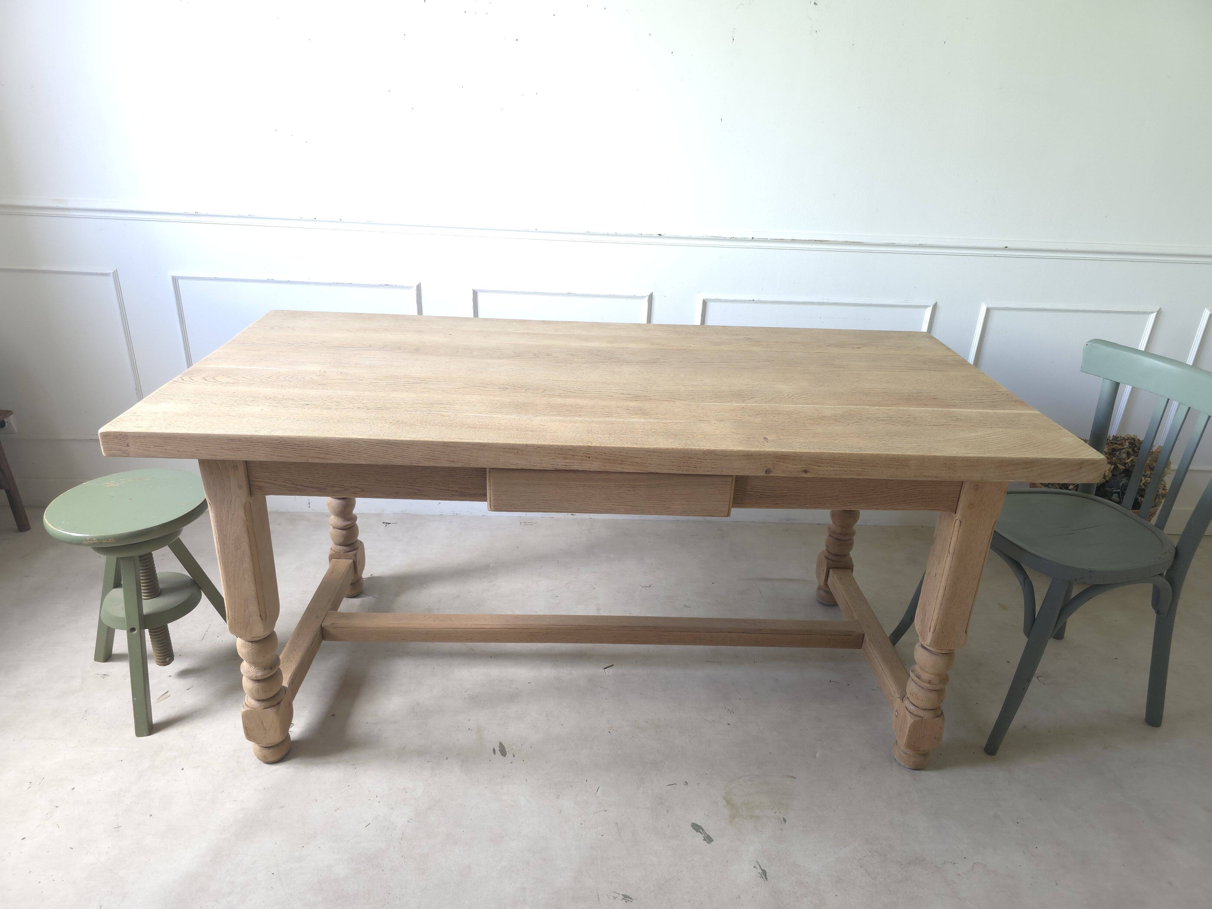 Farm table
