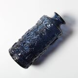Vase en verre bleu cobalt : design suédois moderne du milieu du siècle / années 1970